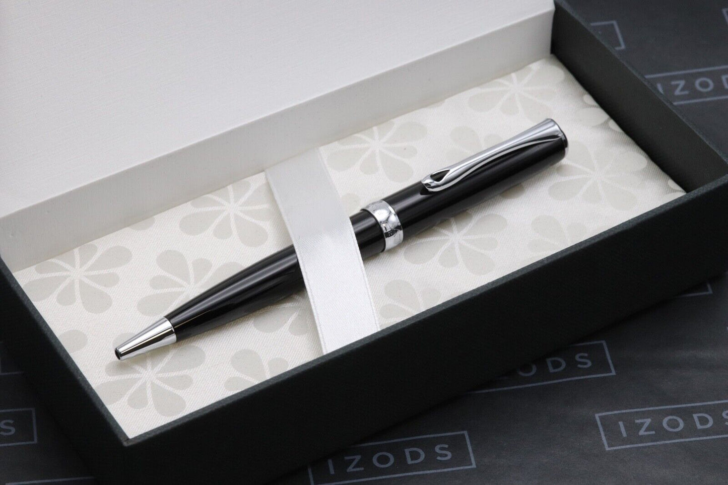 Diplomat Excellence Black Lacquer Ballpoint Pen image 4