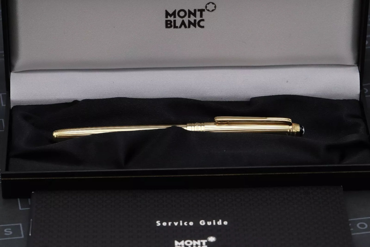Montblanc Meisterstuck 144 Classique Pinstripe Solid Gold Fountain Pen image 8