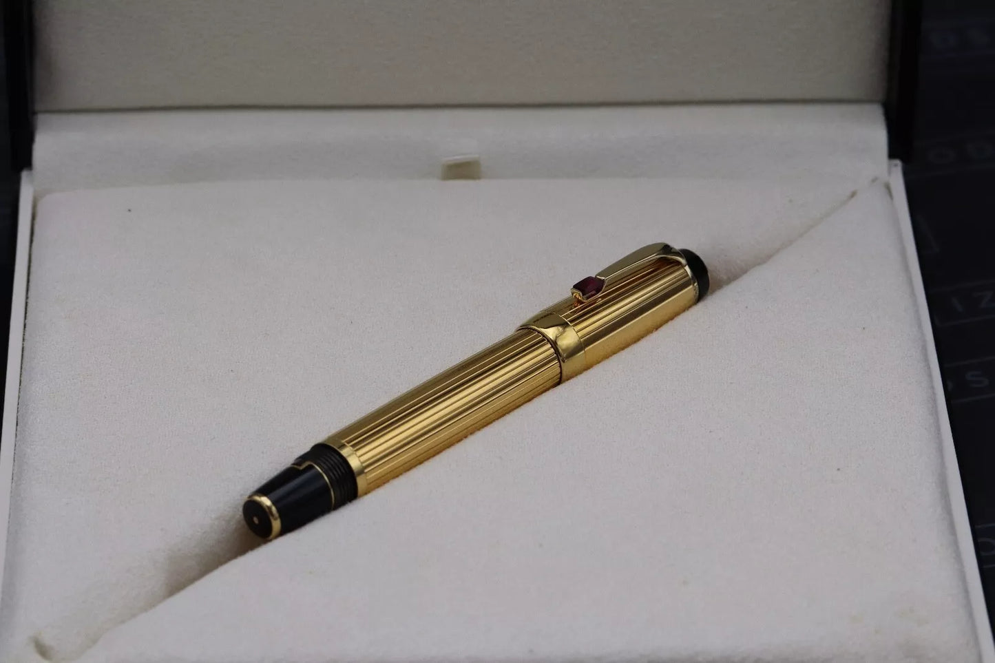 Montblanc Boheme Rouge Gold-Plated Fountain Pen image 8