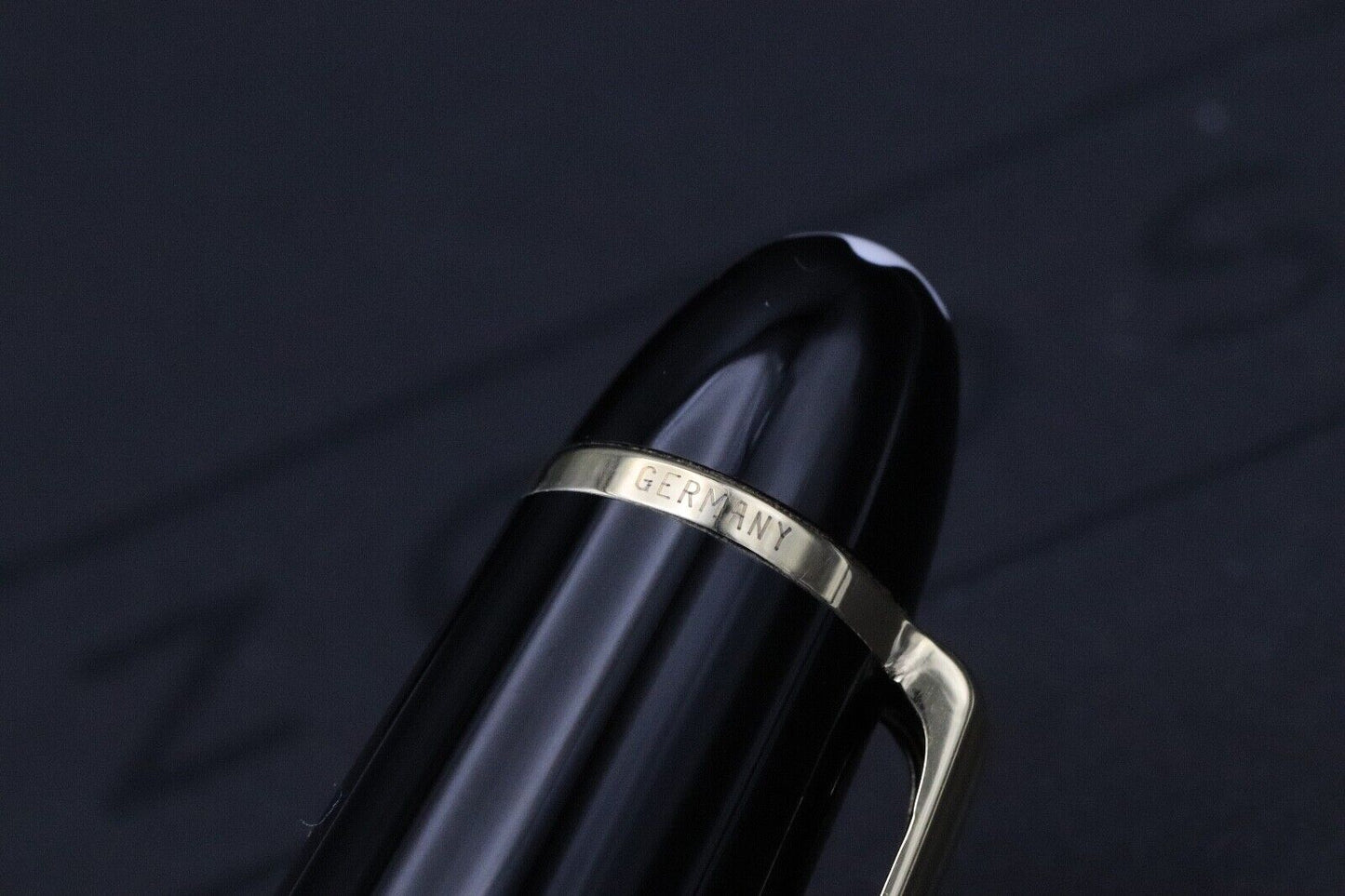 Montblanc Meisterstück 161 LeGrand Gold-Coated Ballpoint Pen image 4