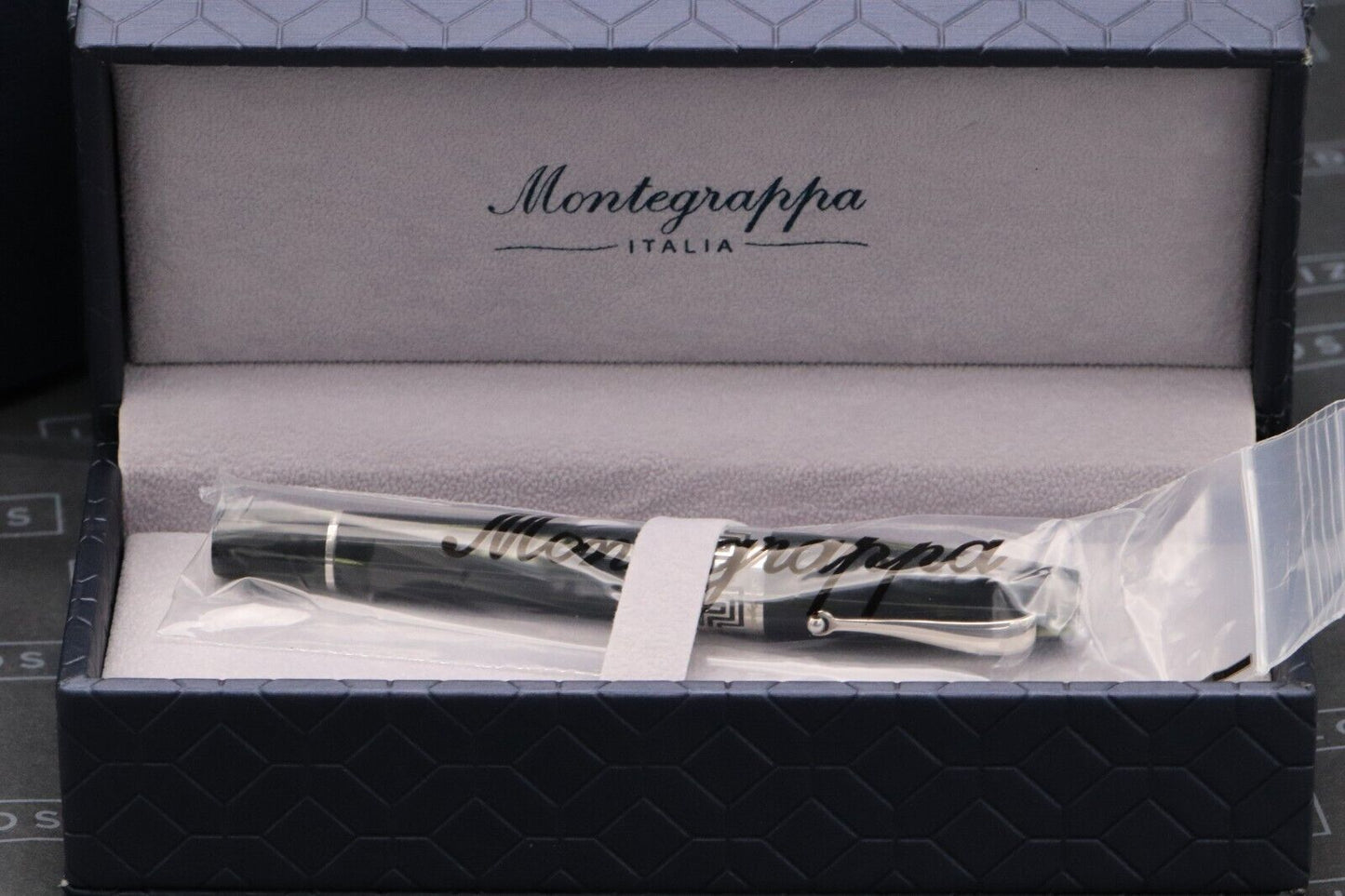 Montegrappa Extra 1930 Bamboo Celluloid Fountain Pen - Stub Nib image 6
