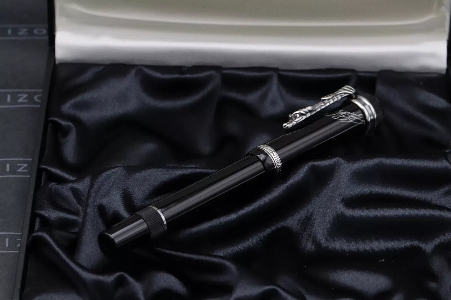 Montblanc Writers Edition Imperial Dragon Fountain Pen - NEVER INKED image 10