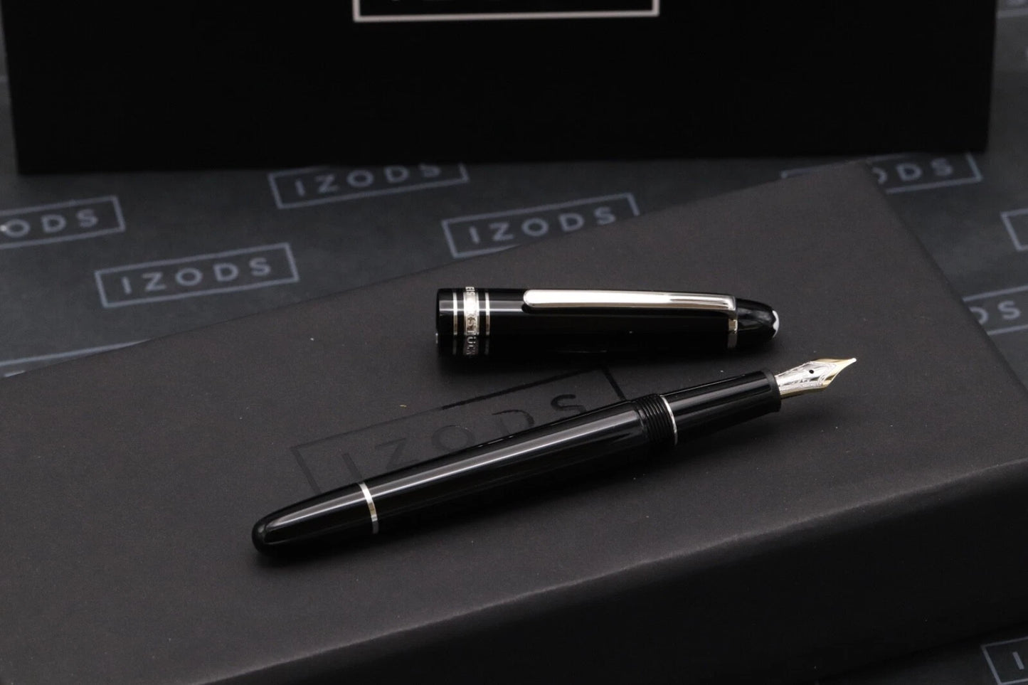Montblanc Meisterstuck Classique Platinum Coated Fountain Pen - Serviced by MB image 6