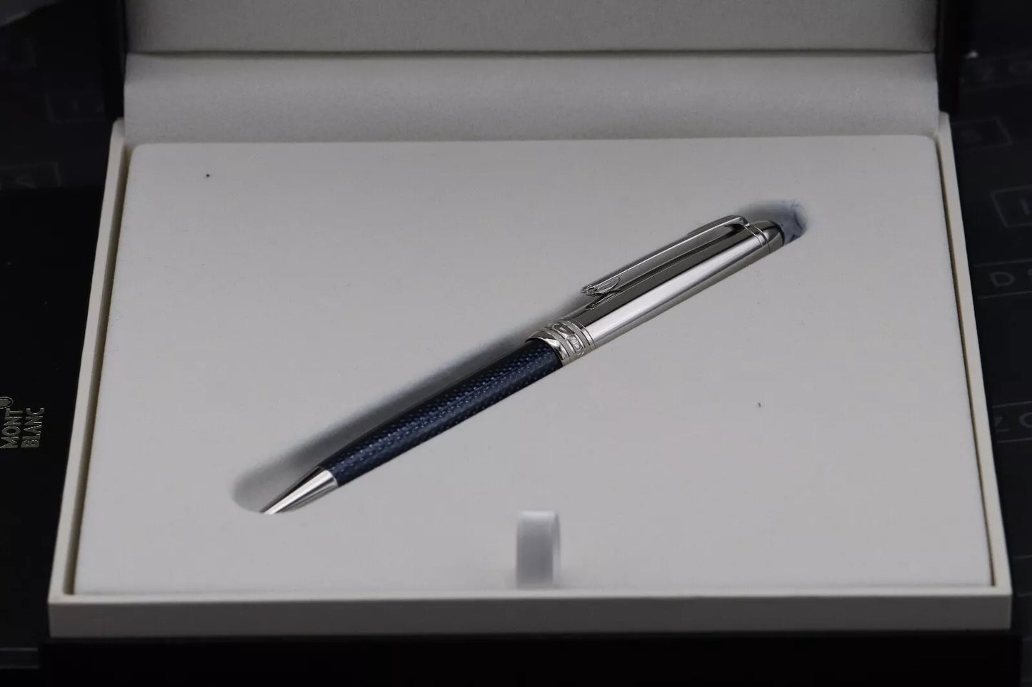 Montblanc Meisterstück Classique Blue Hour Doue Ballpoint Pen image 6