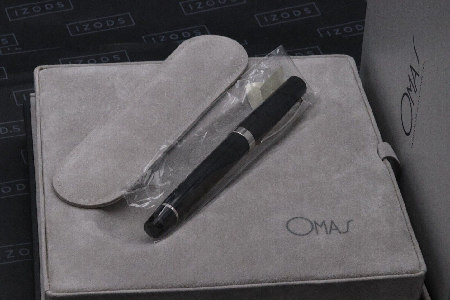 Omas Bologna Dark Blue HT Trim Fountain Pen - UNUSED image 7