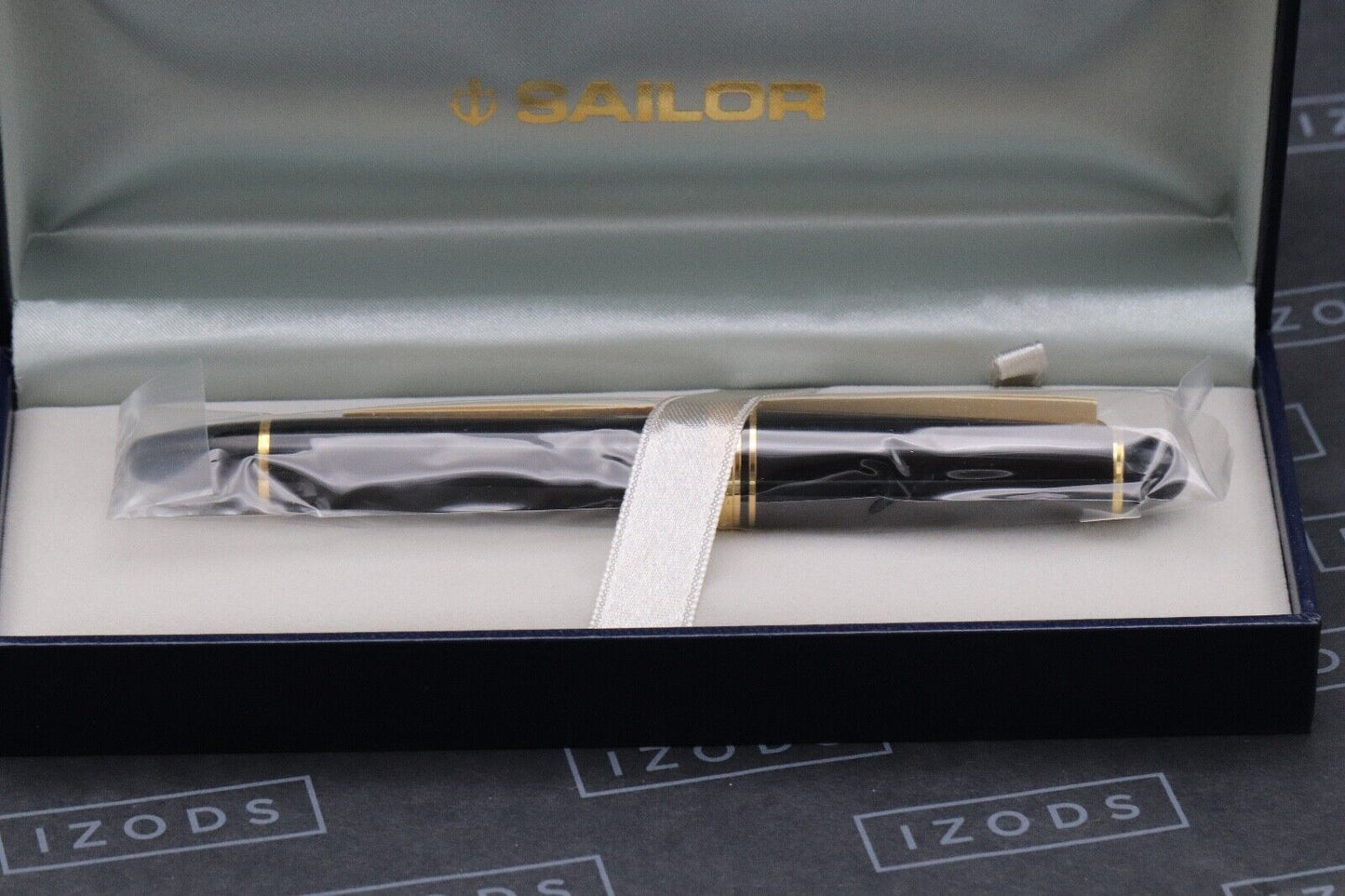 Sailor 1911 Realo GT Black Fountain Pen - SEALED - Medium Nib image 3