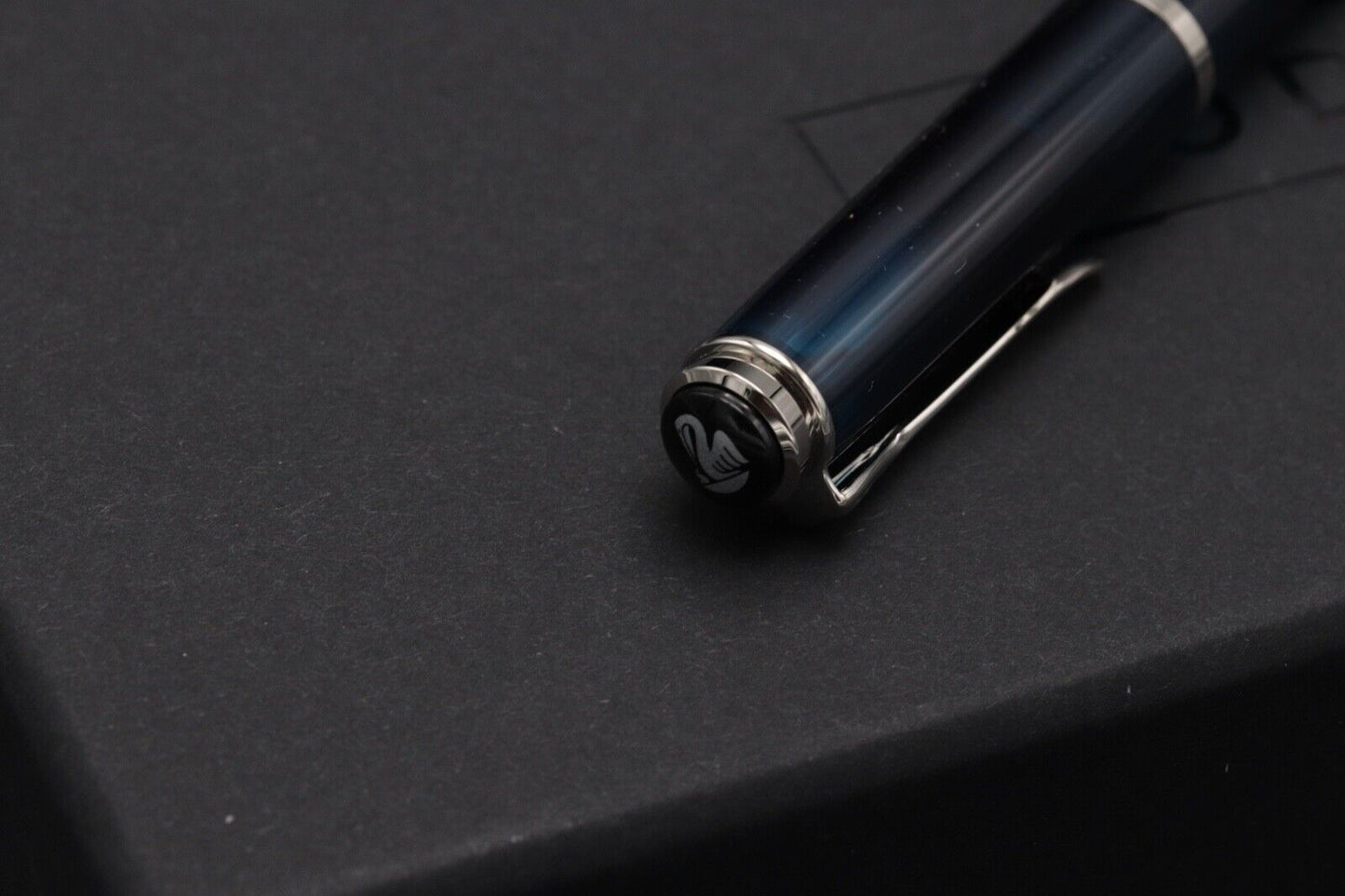 Pelikan Souveran M205 Aquamarine Demonstrator Fountain Pen - UNUSED image 5