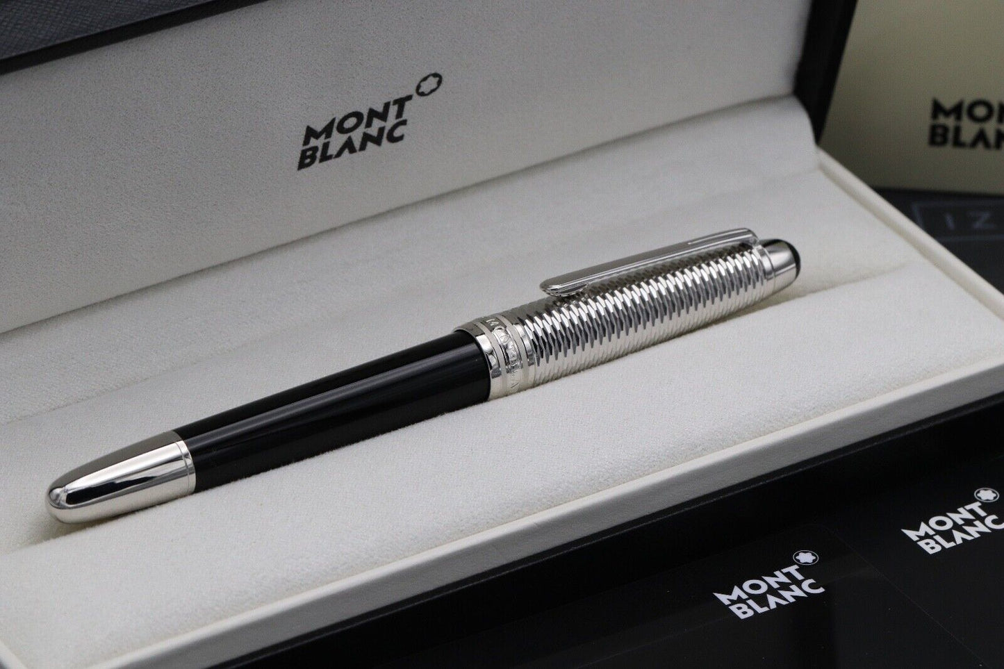 Montblanc Meisterstuck Classsique Geometry Platinum-Coated Fountain Pen - UNUSED image 9