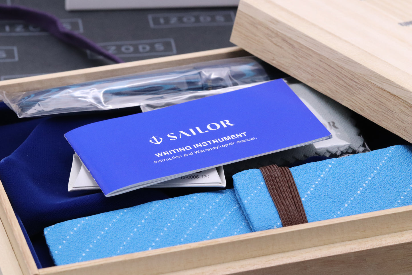 Sailor King of Pen Blue Ripple Ebonite LE88 Fountain Pen - Broad Nib