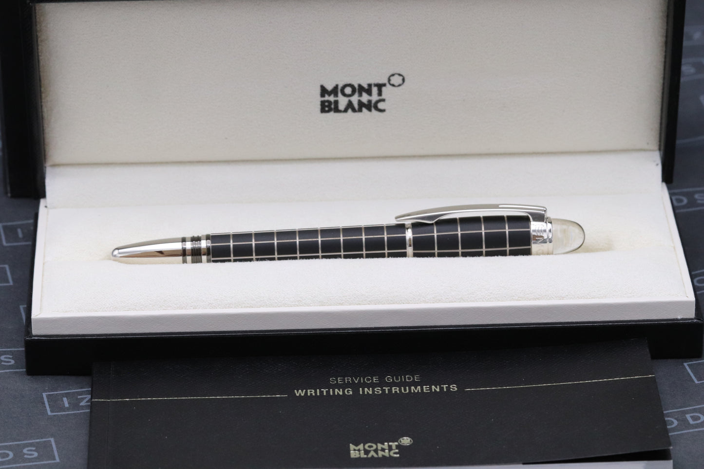 Montblanc Starwalker Rubber Platinum Fountain Pen
