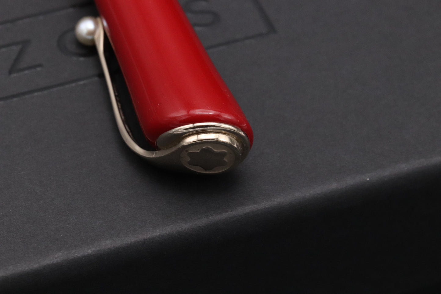 Montblanc Muses Marilyn Monroe Red Special Edition Ballpoint Pen