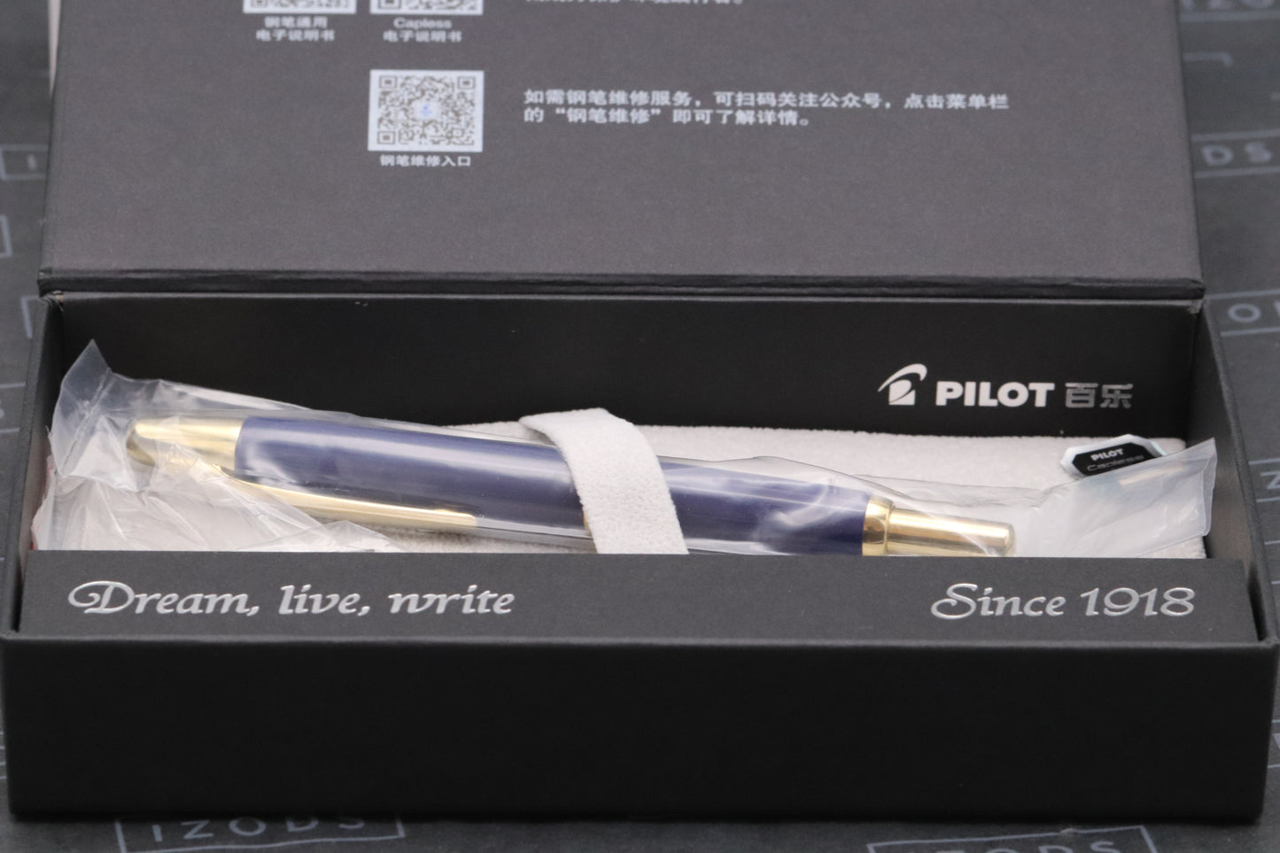 Pilot Capless Blue Gold Fountain Pen - 18k Fine Nib