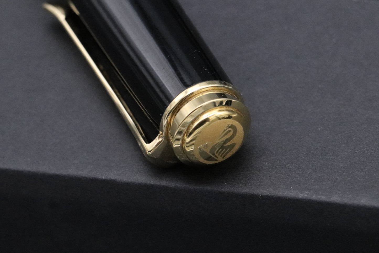 Pelikan Souveran M600 Red Black Fountain Pen