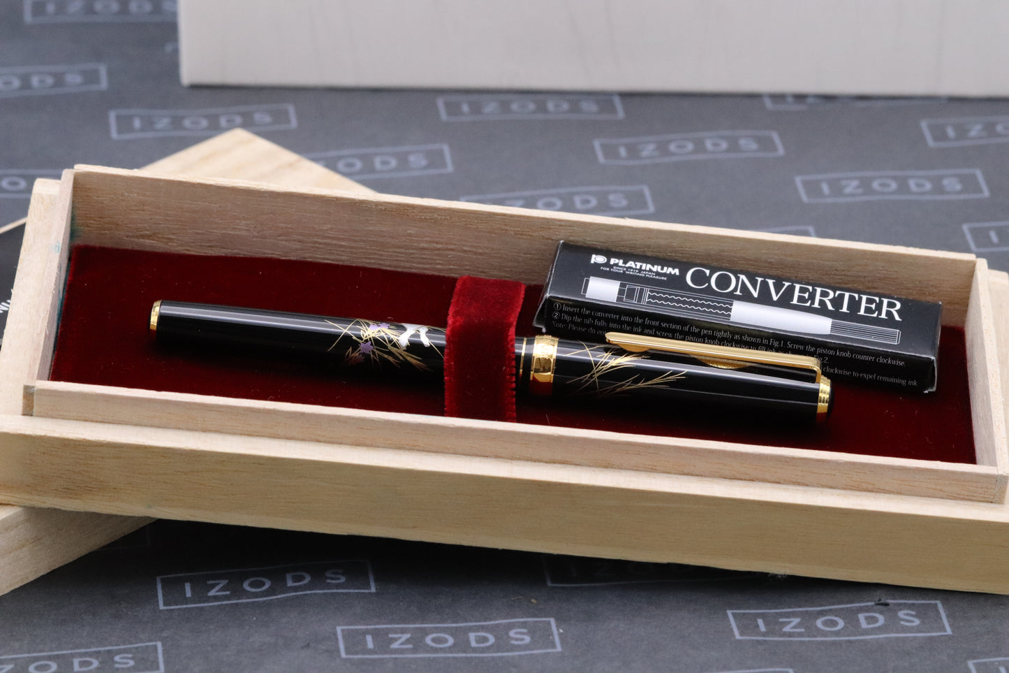 Platinum Kanazawa-Haku Moon and Rabbit Fountain Pen