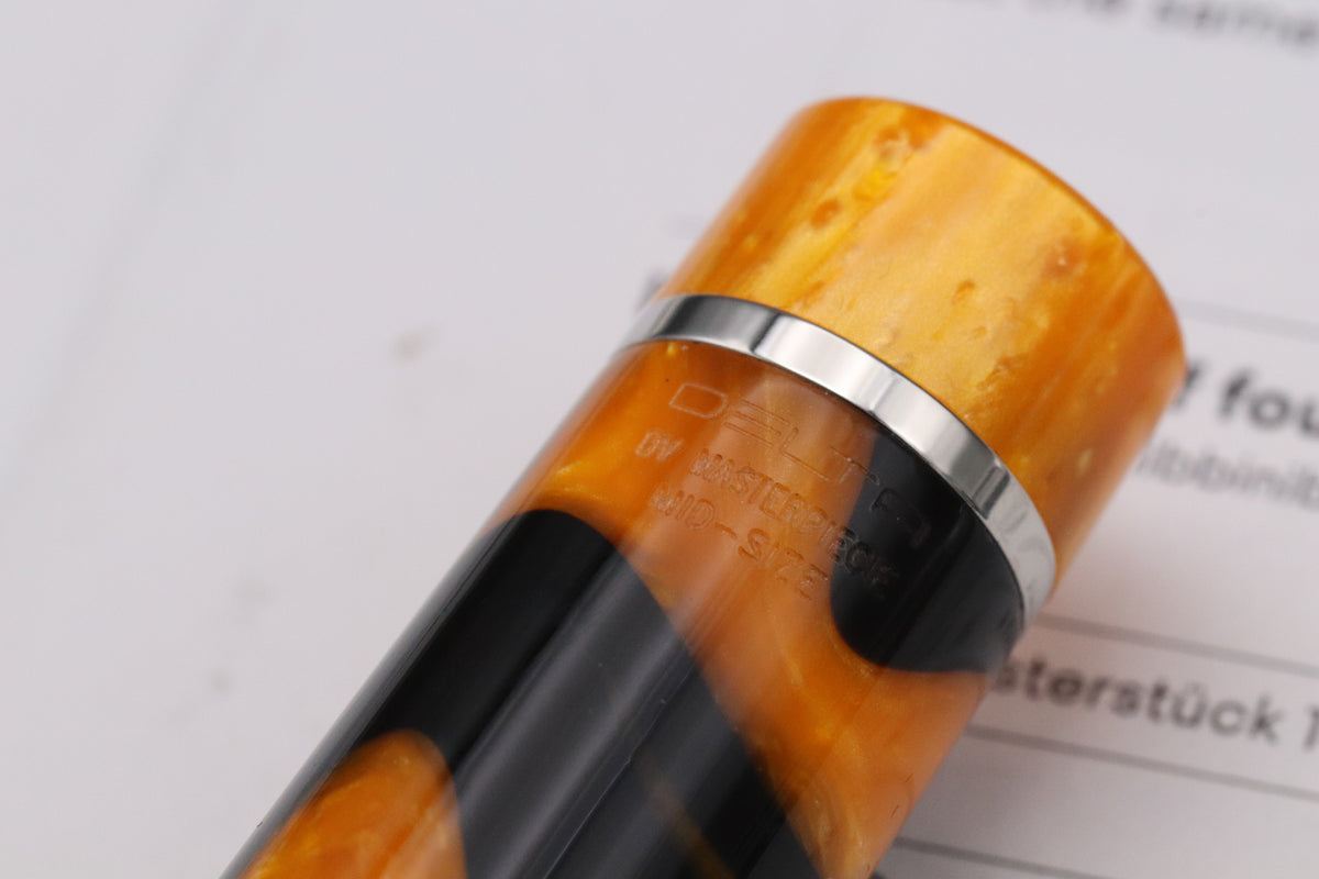 Delta DV Original Mid-Size Masterpiece Palladium Trim Fountain Pen