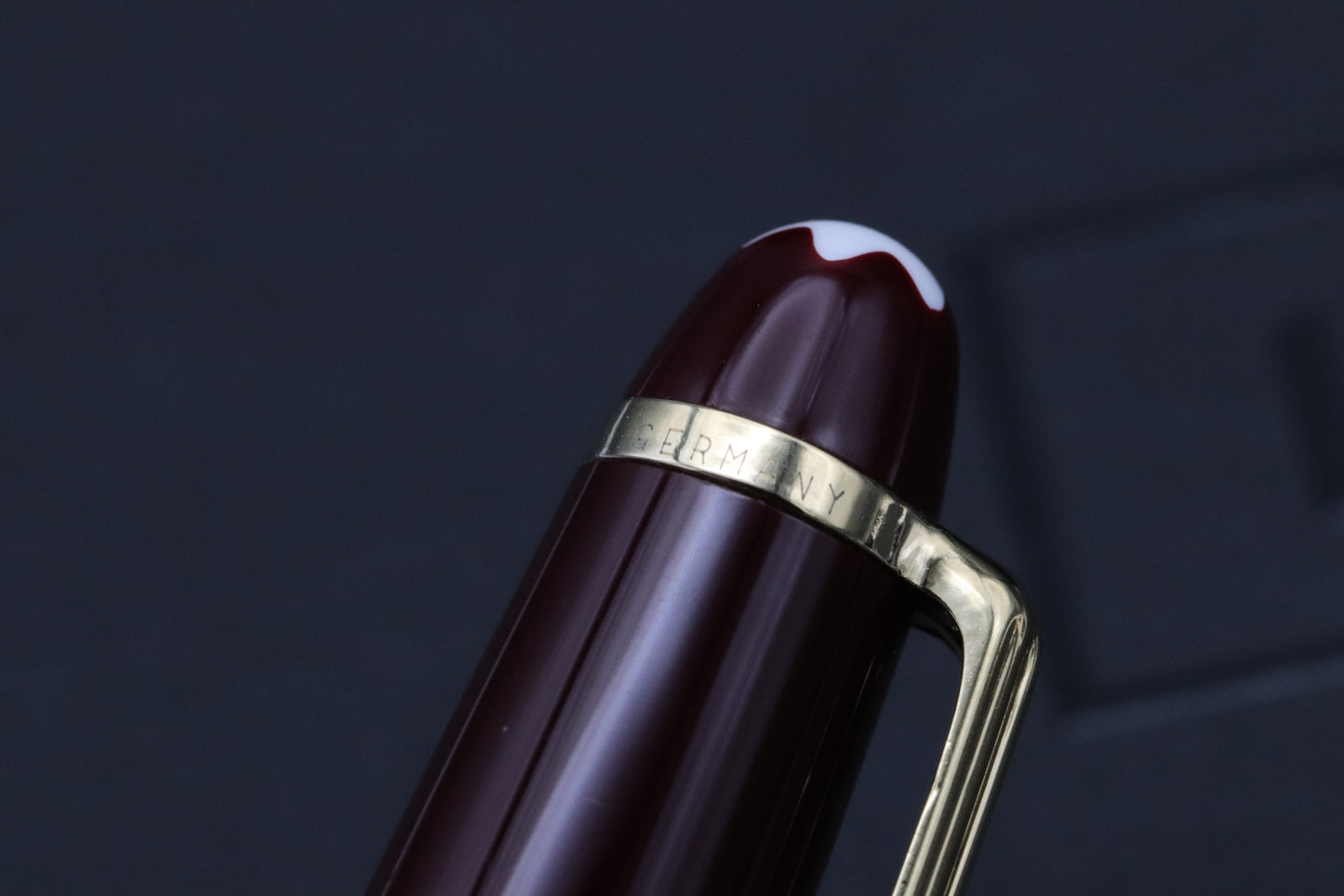 Montblanc Meisterstuck 164 Classique Bordeaux Ballpoint Pen