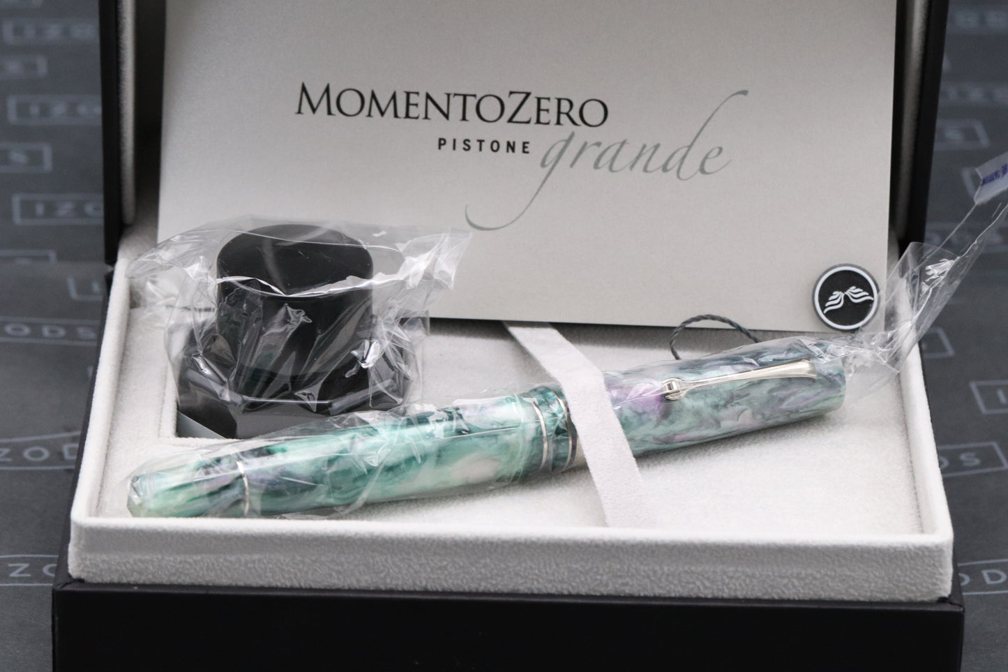 Leonardo MZG Mother of Pearl Resin Limited Edition Fountain Pen