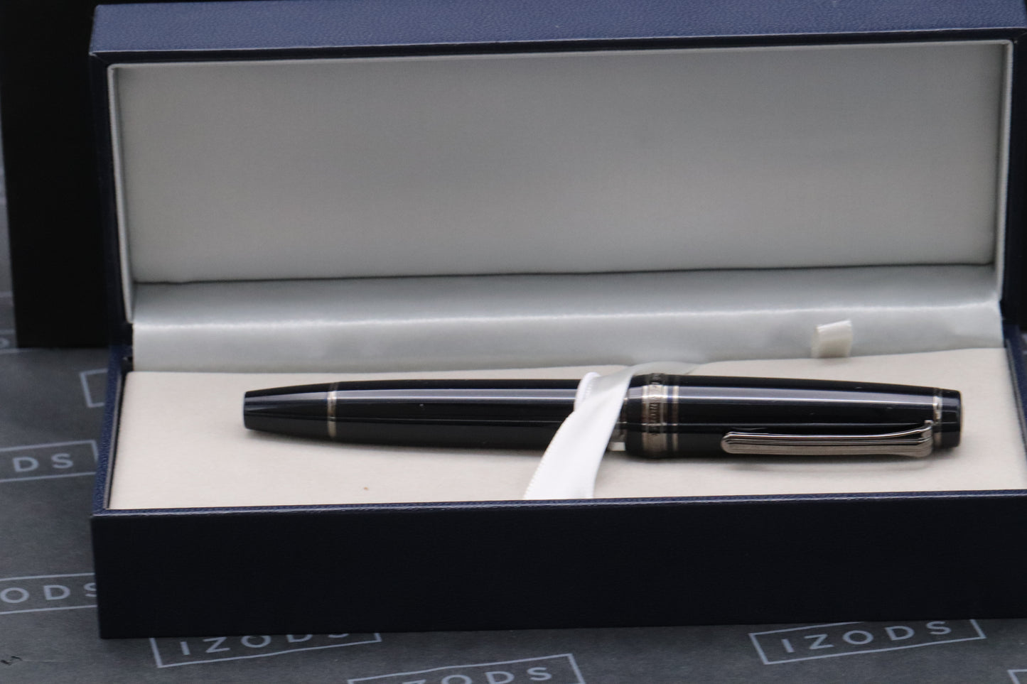 Sailor x Bungubox Realo Silent Night Fountain Pen