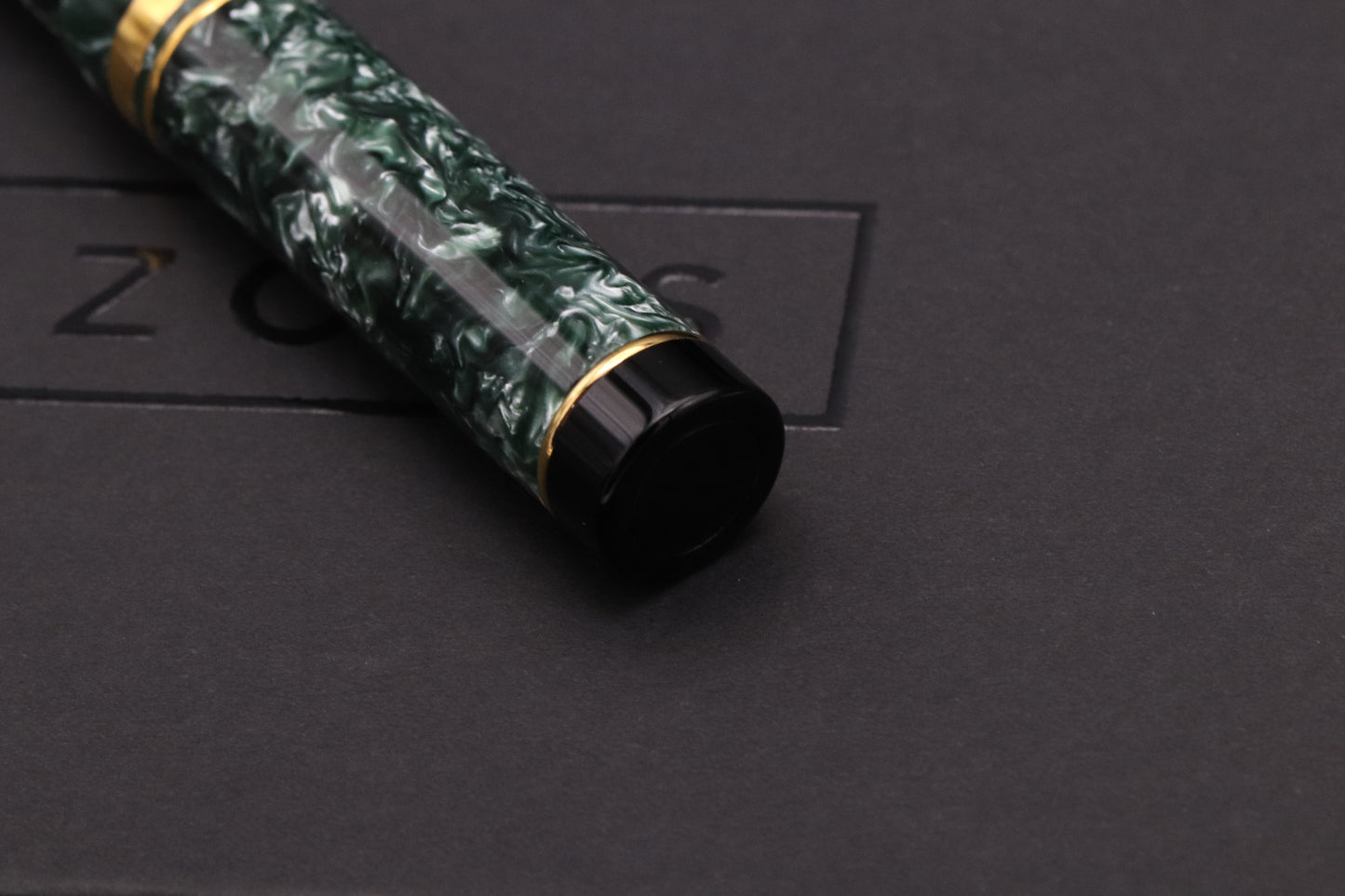 Parker Duofold International MKI Green Marble Fountain Pen - 1992
