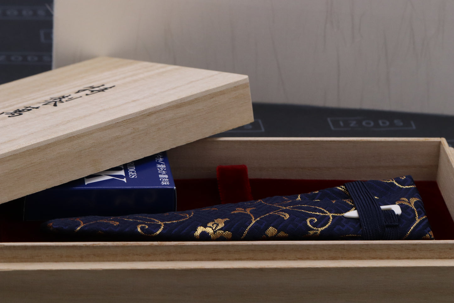 Nakaya Naka-ai Chinkin Housoge Kikyo & Platinum Fountain Pen