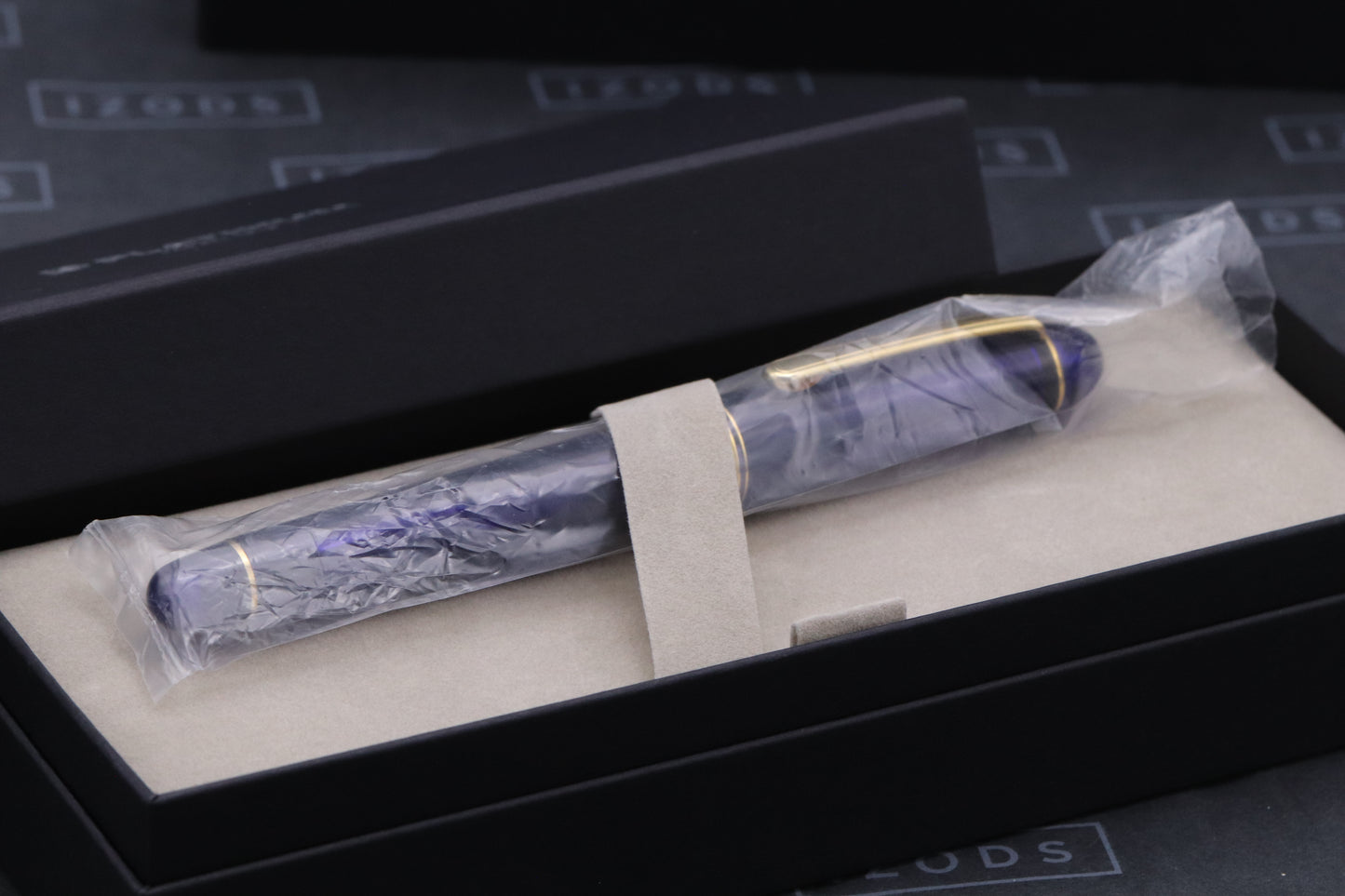 Platinum 3776 Chartres Blue GT Fountain Pen - F Nib - UNUSED
