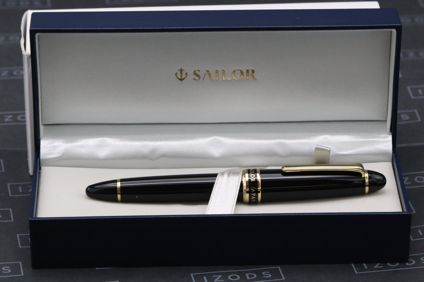 Sailor 1911L Black Gold Fountain Pen - Naginata Nib Fude de Mannen Nib - DIPPED