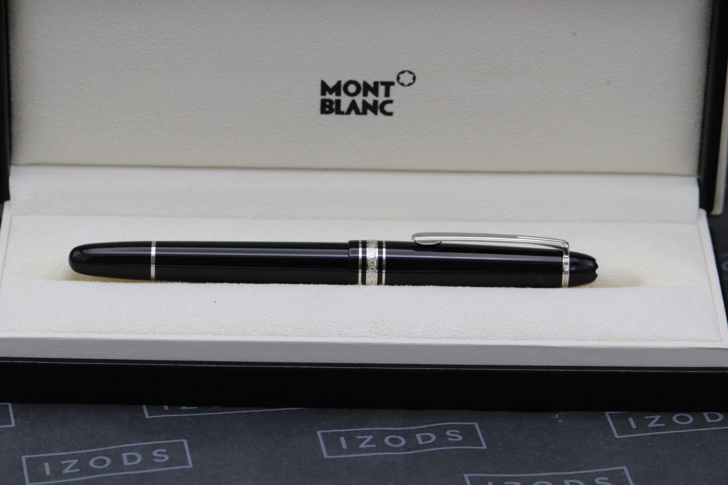 Montblanc Meisterstuck 145 Classique Platinum Coated Fountain Pen