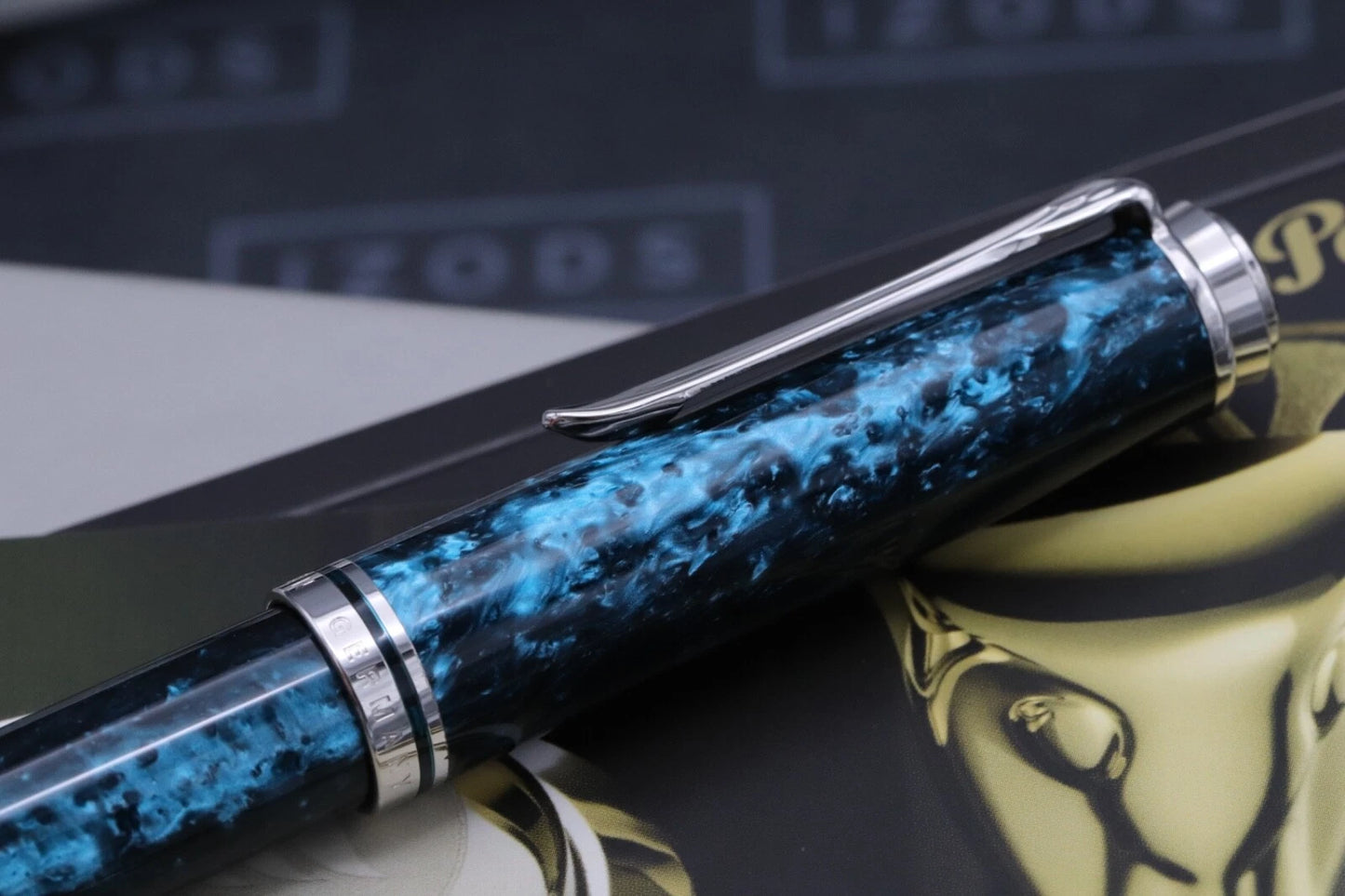 Pelikan Souveran M805 Ocean Swirl Special Edition Fountain Pen image 12