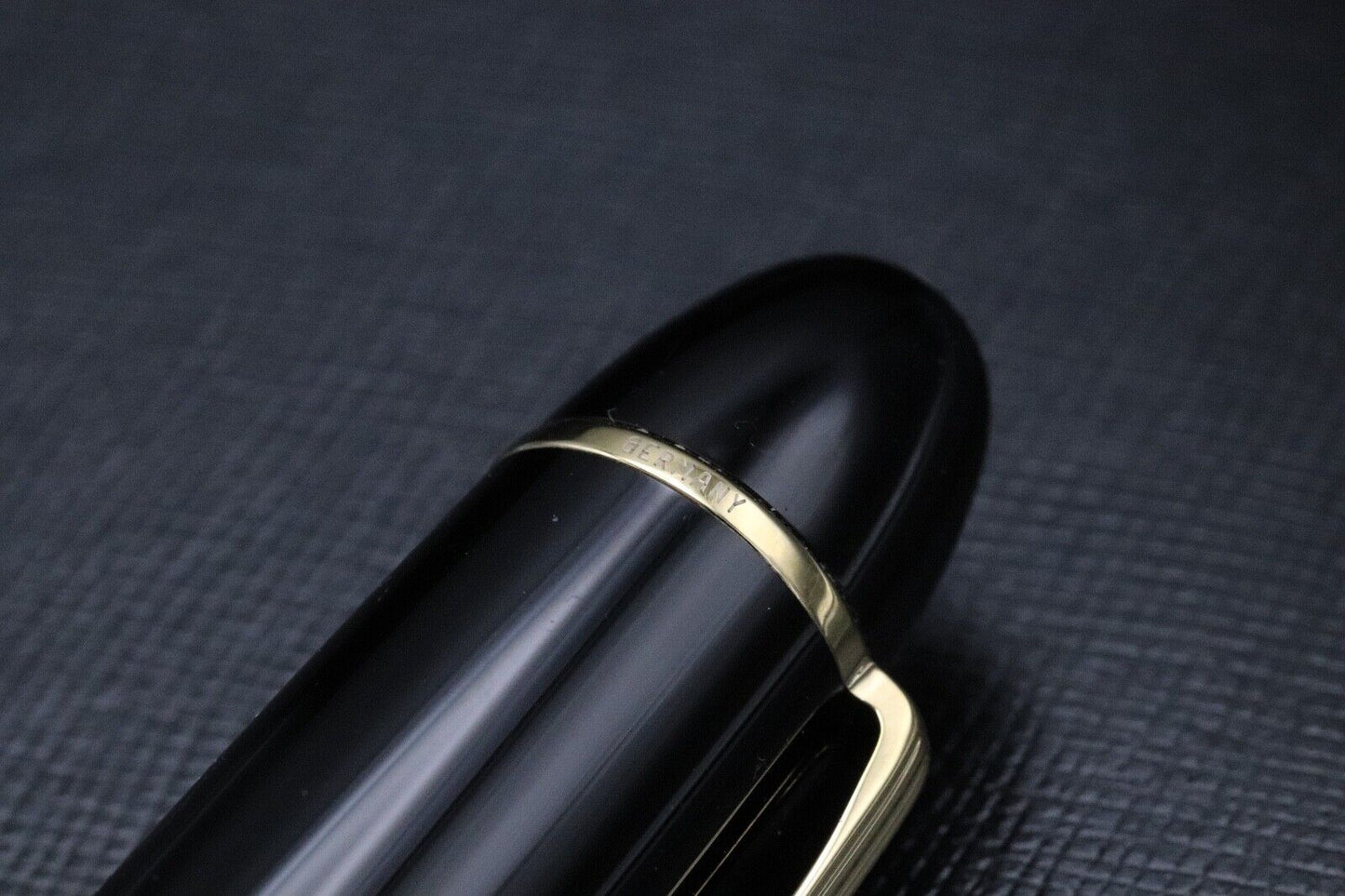 Montblanc Meisterstuck 149 Gold-Coated Fountain Pen image 6