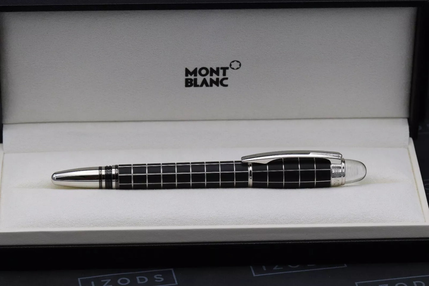 Montblanc Starwalker Rubber Platinum Fountain Pen - Serviced by MB Sept 2024 image 6