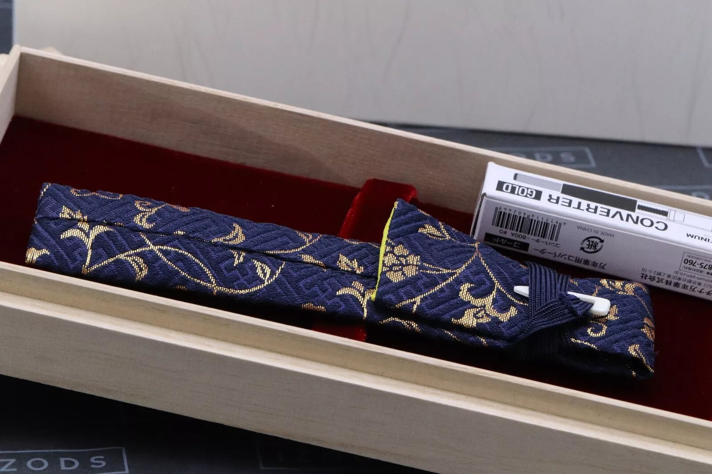 Nakaya Portable Cigar Maki-e Goldfish III Fountain Pen - UNUSED image 8