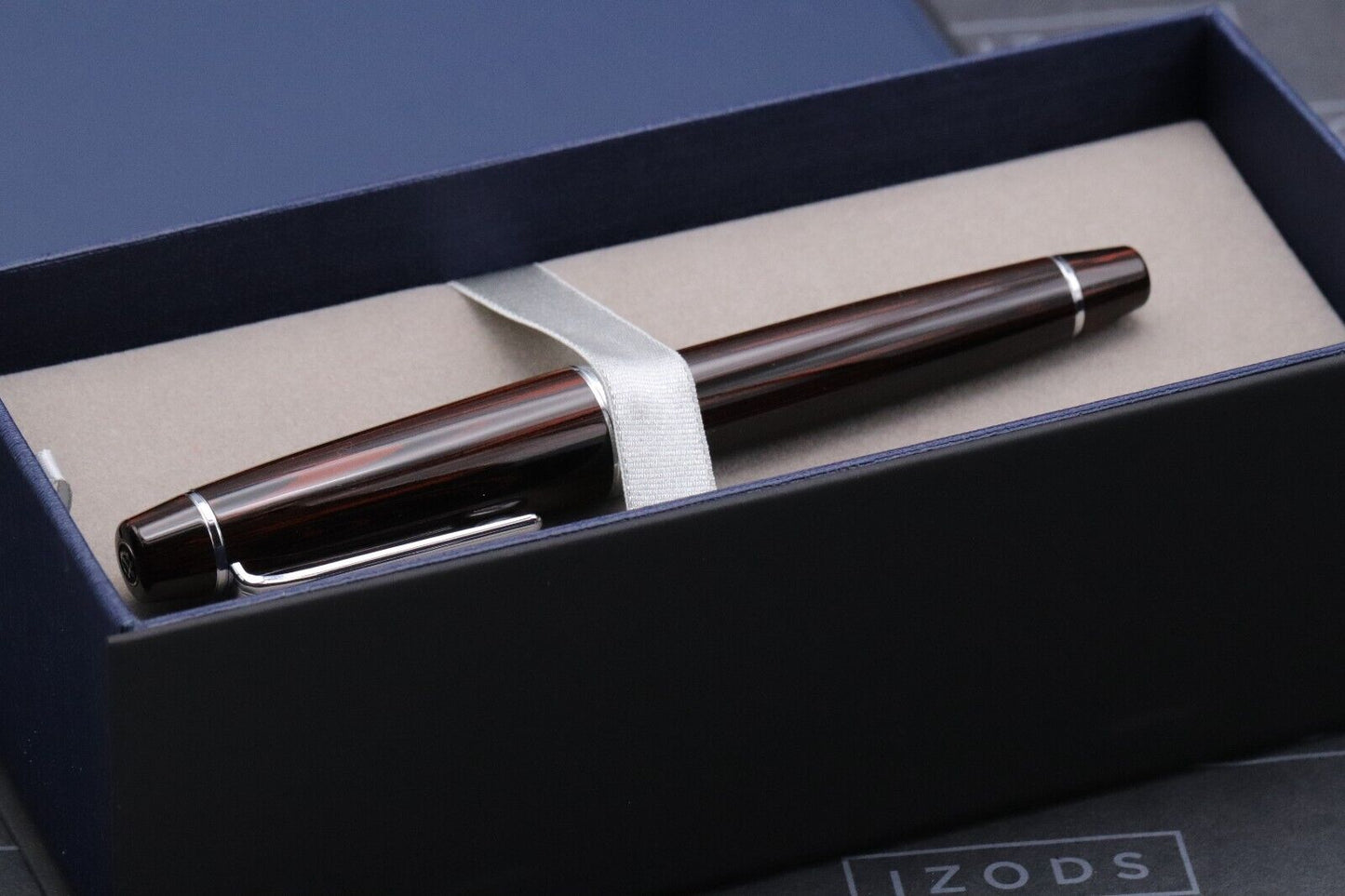 Sailor Pro Gear Red Black Marble Ebonite Fountain Pen - Naginata Togi Nib image 6