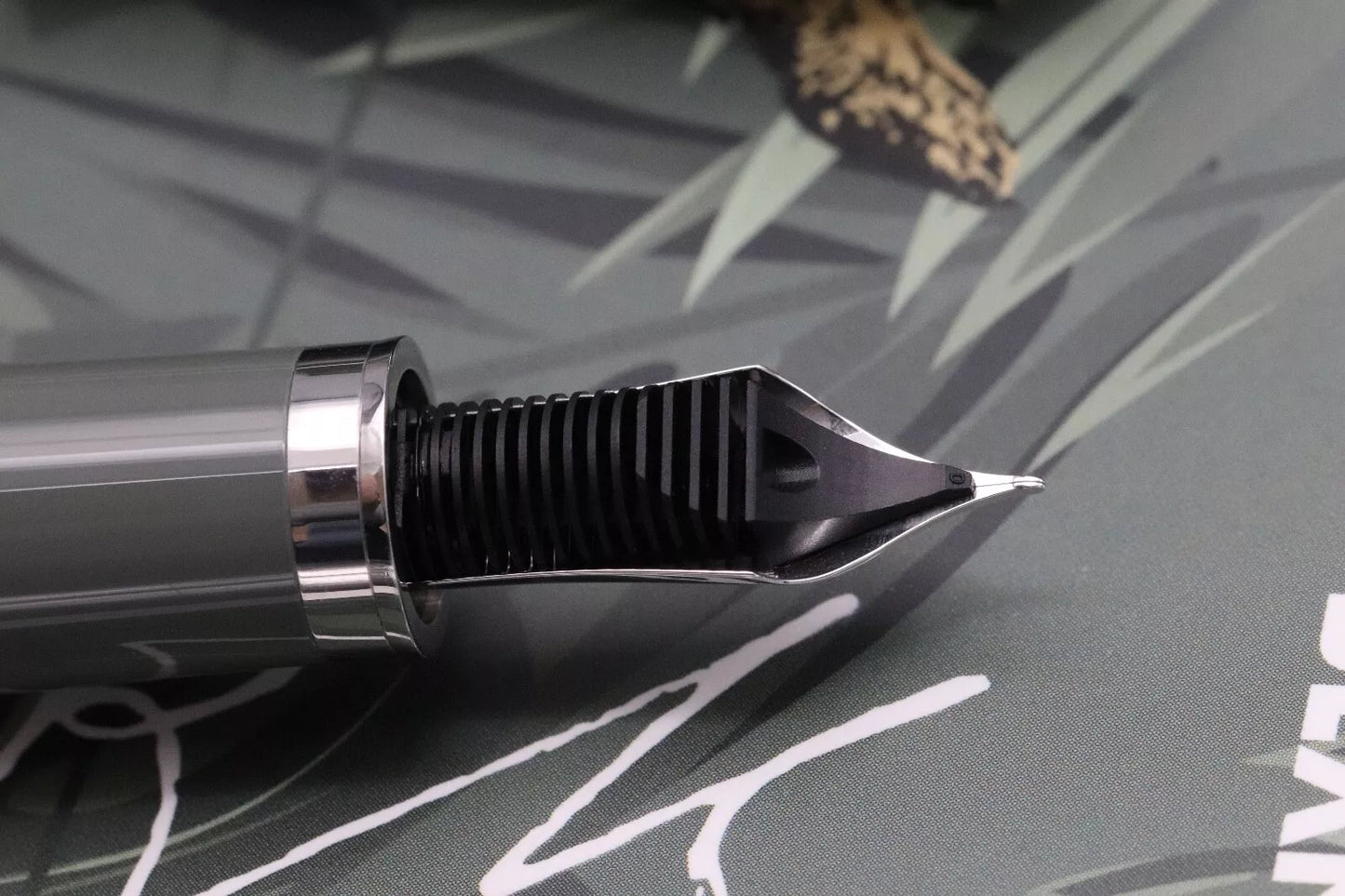 Montblanc Writers Edition Rudyard Kipling Fountain Pen – UNUSED - EF Nib image 10
