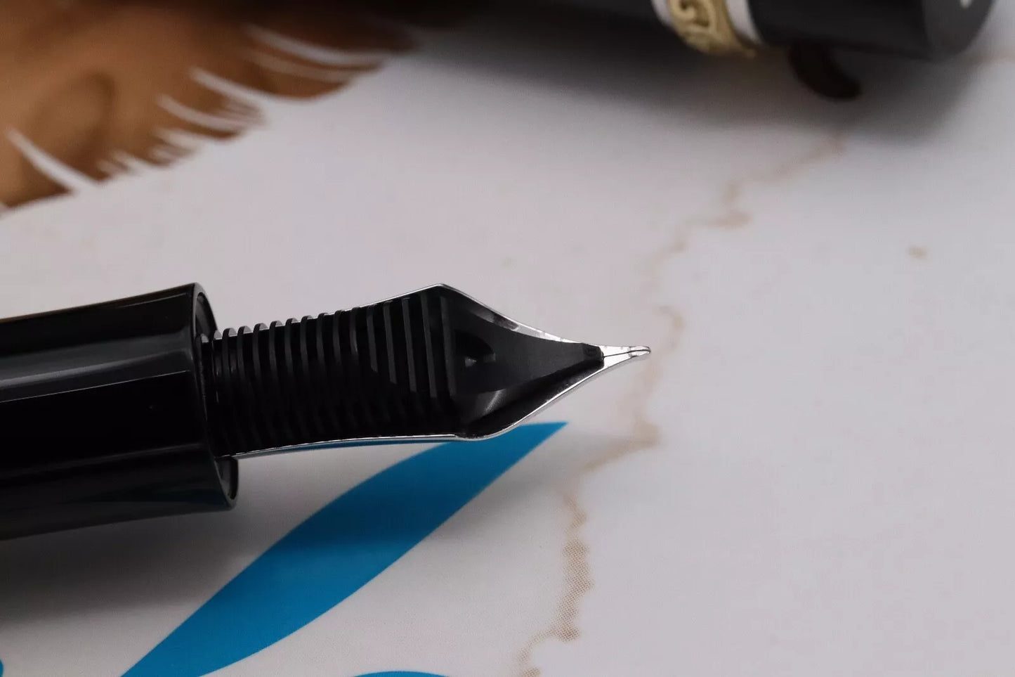 Montblanc Writers Edition Honore de Balzac Fountain Pen - EF Nib image 10
