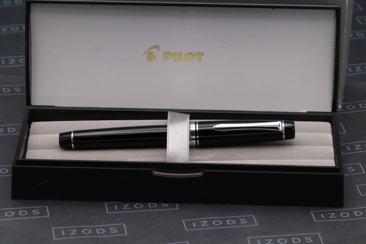 Pilot Custom 912 Black Fountain Pen - FA Nib, Ebonite Feeds image 5