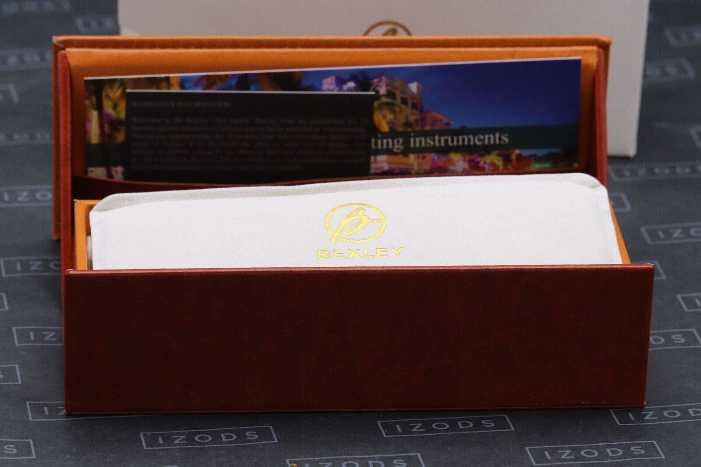 Bexley Golden Age Triangles Arco Verde Limited Edition Fountain Pen - Broad Nib image 8