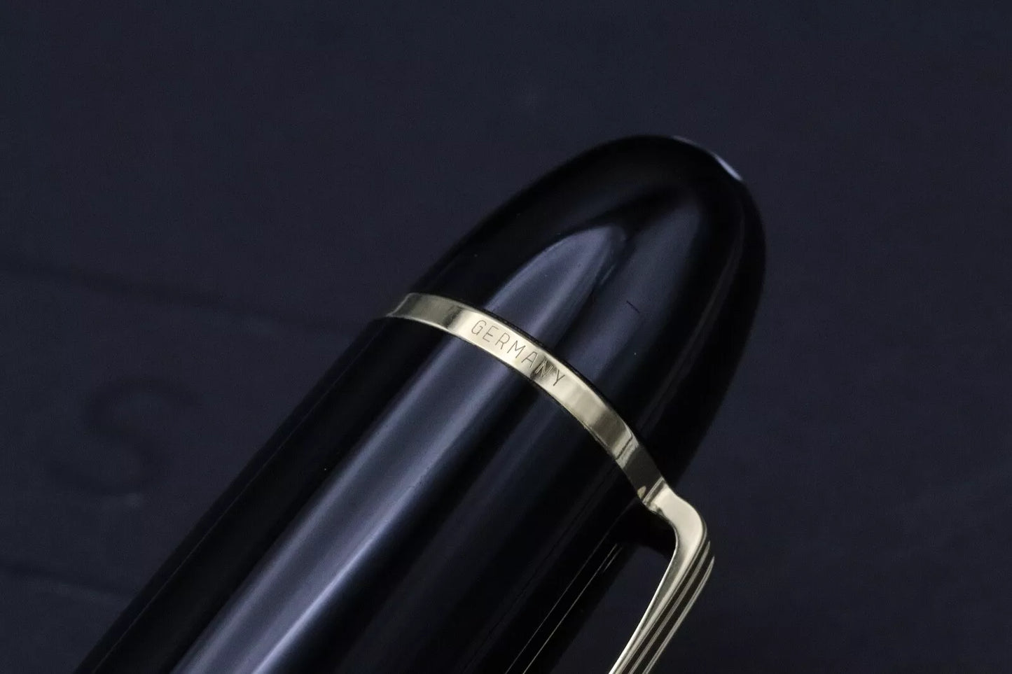 Montblanc Meisterstuck 149 Gold-Coated Fountain Pen image 5