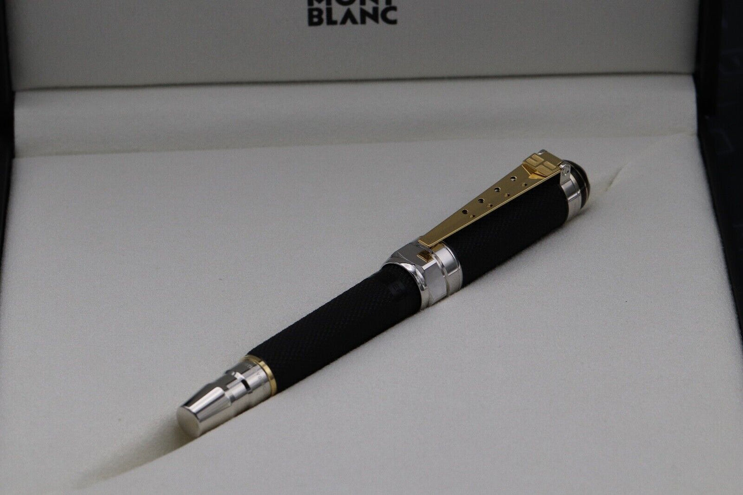 Montblanc Great Characters Elvis Presley Special Edition Fountain Pen image 8