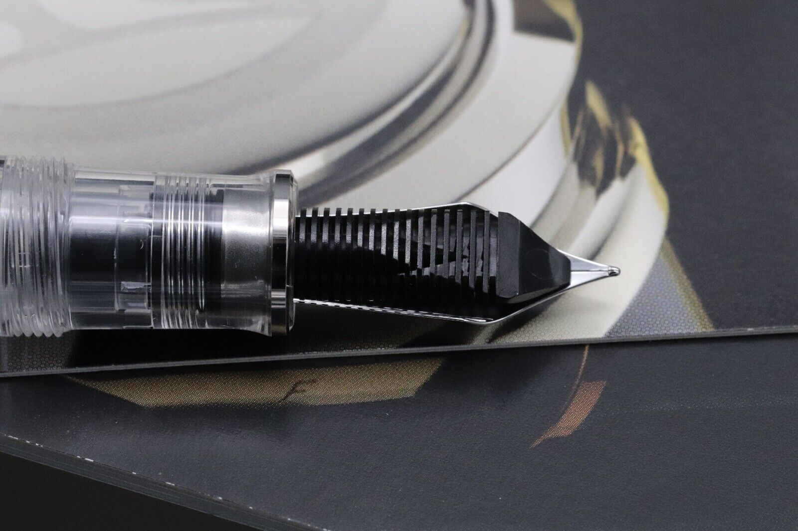 Pelikan M805 Demonstrator Engraved Special Edition Fountain Pen - UNUSED - EF image 3