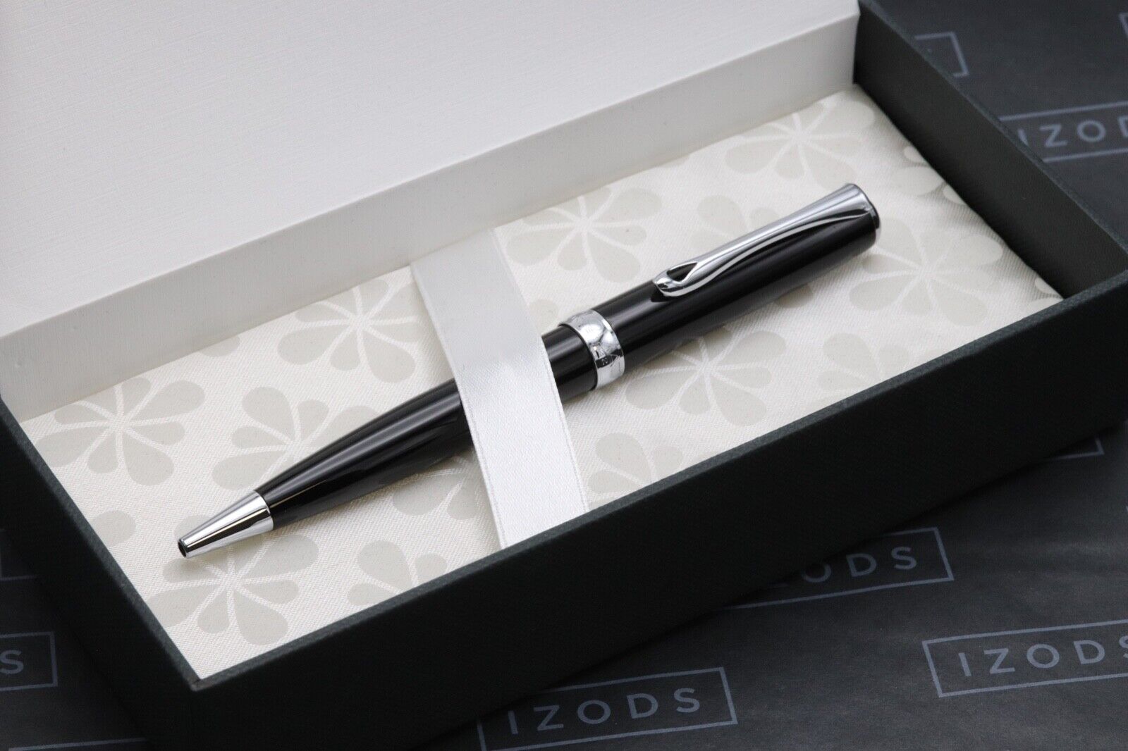 Diplomat Excellence Black Lacquer Ballpoint Pen image 4