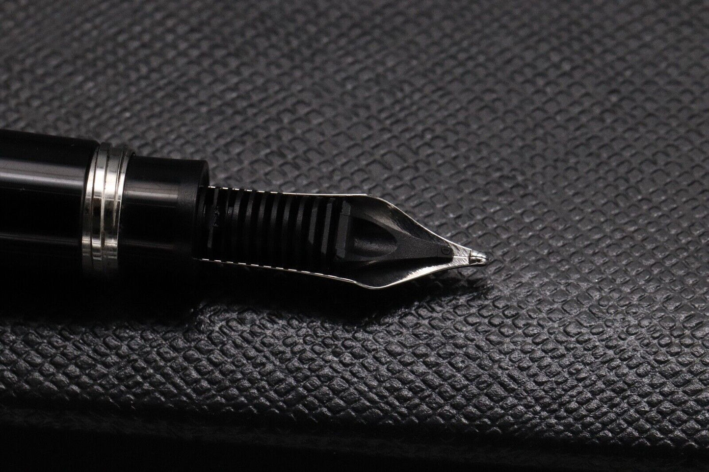 Montblanc Meisterstück 114 Mozart Platinum-Coated Fountain Pen image 3