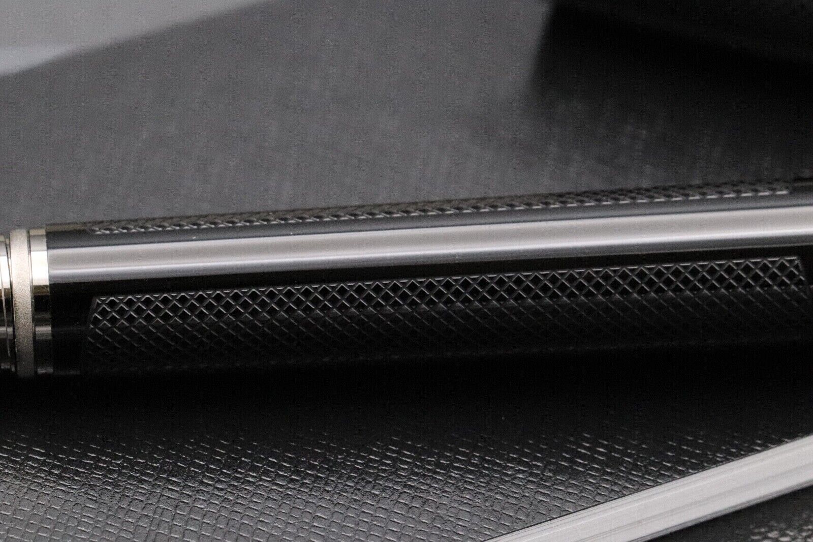 Montblanc Starwalker Extreme Rollerball / Fineliner Pen - UNUSED image 3