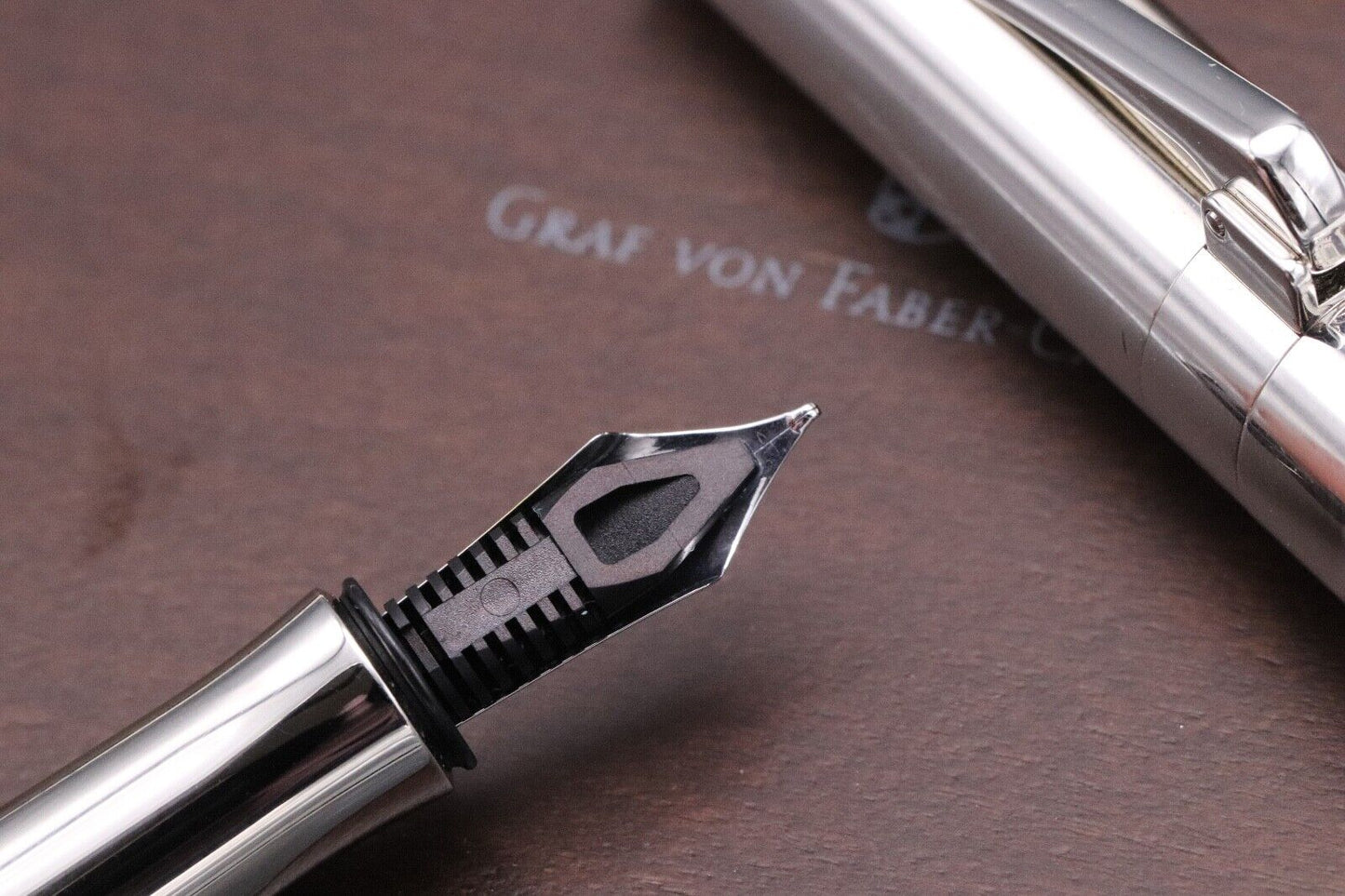 Graf von Faber-Castell Classic Pernambuco Fountain Pen image 4
