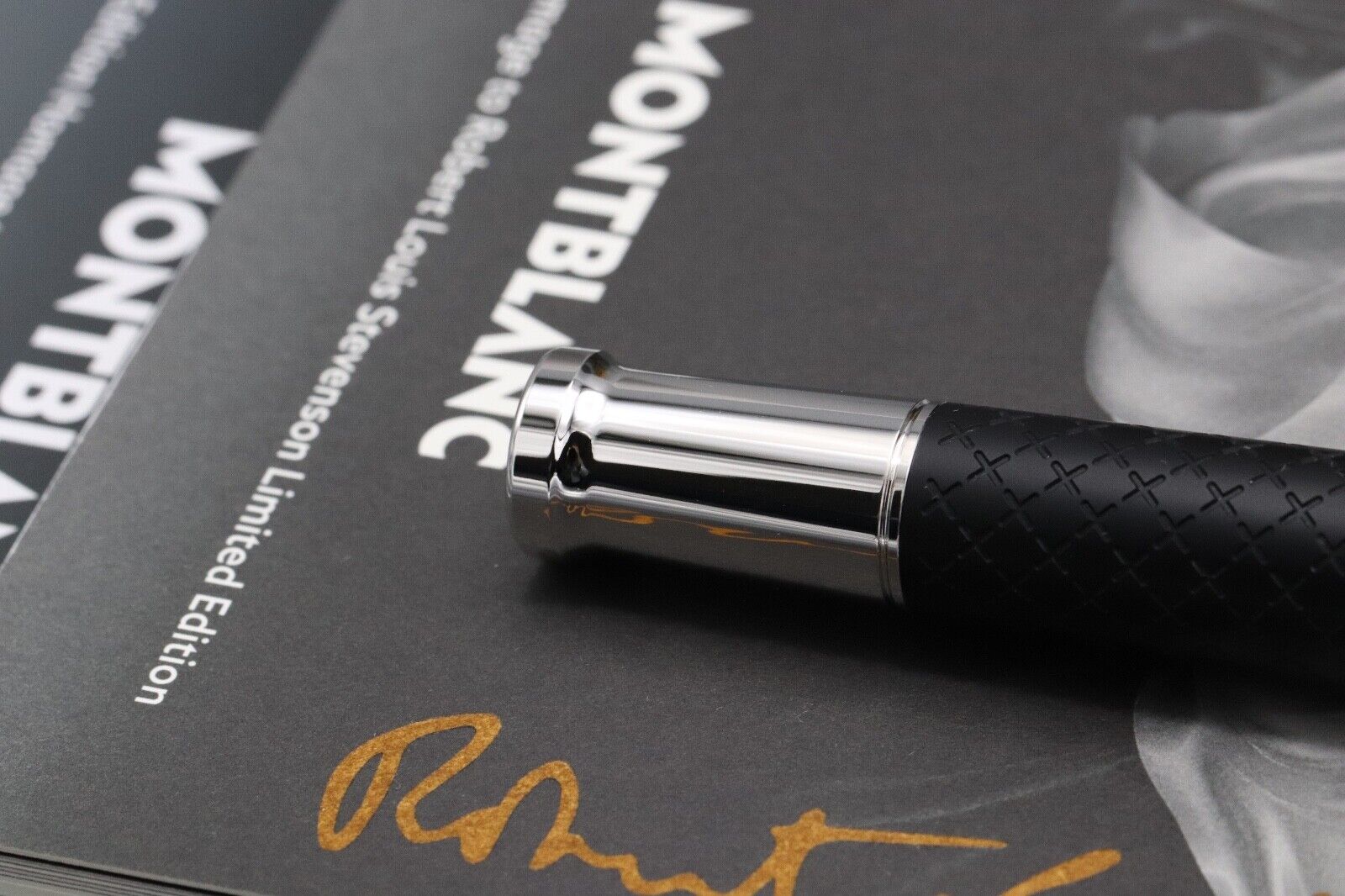 Montblanc Writers Edition Robert Louis Stevenson Rollerball Pen - UNUSED image 3
