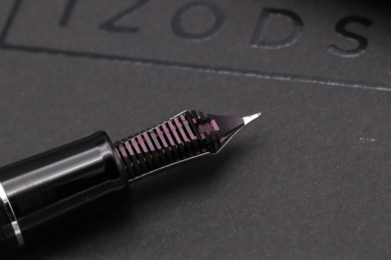 Sailor Pro Gear Red Black Marble Ebonite Fountain Pen - H-F Nib image 4