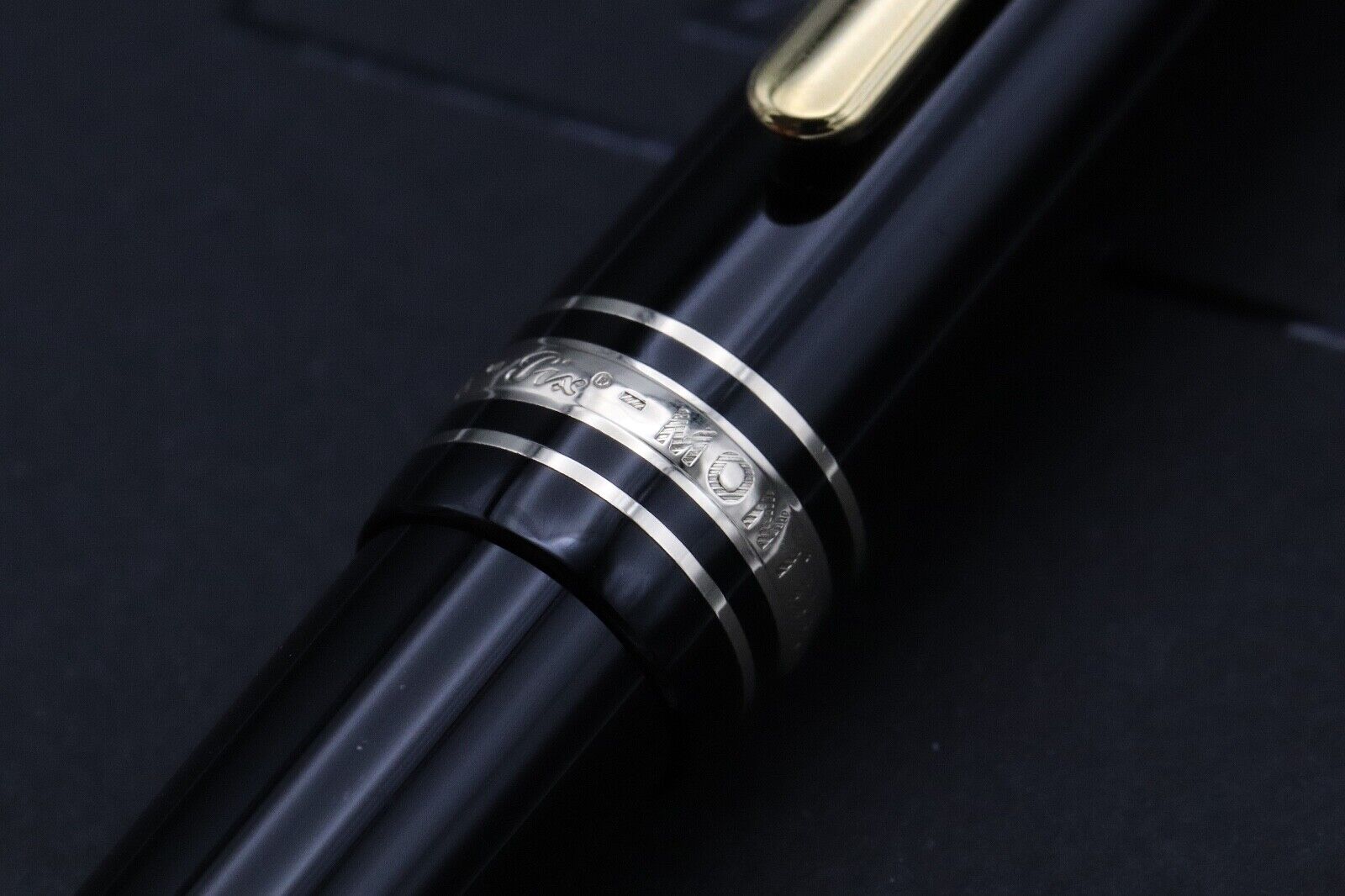 Montblanc Meisterstuck 145 Classique Gold Coated Fountain Pen - Broad Nib image 3