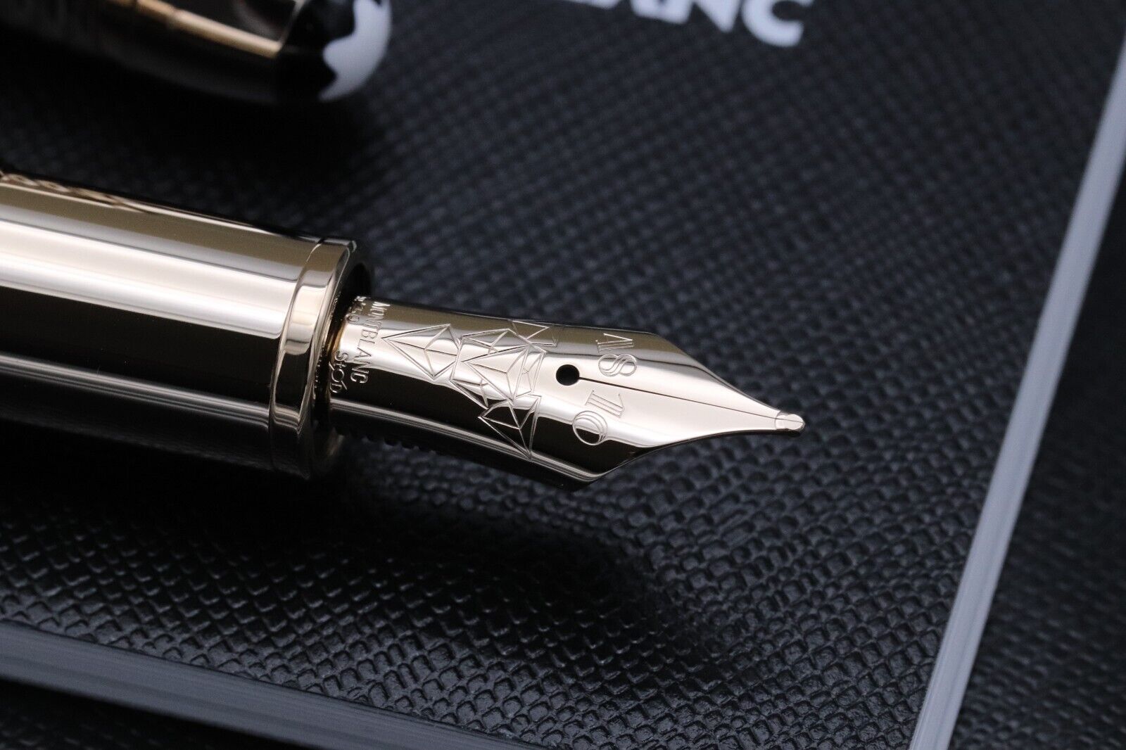 Montblanc Meisterstuck LeGrand Geometry Fountain Pen - UNUSED image 2