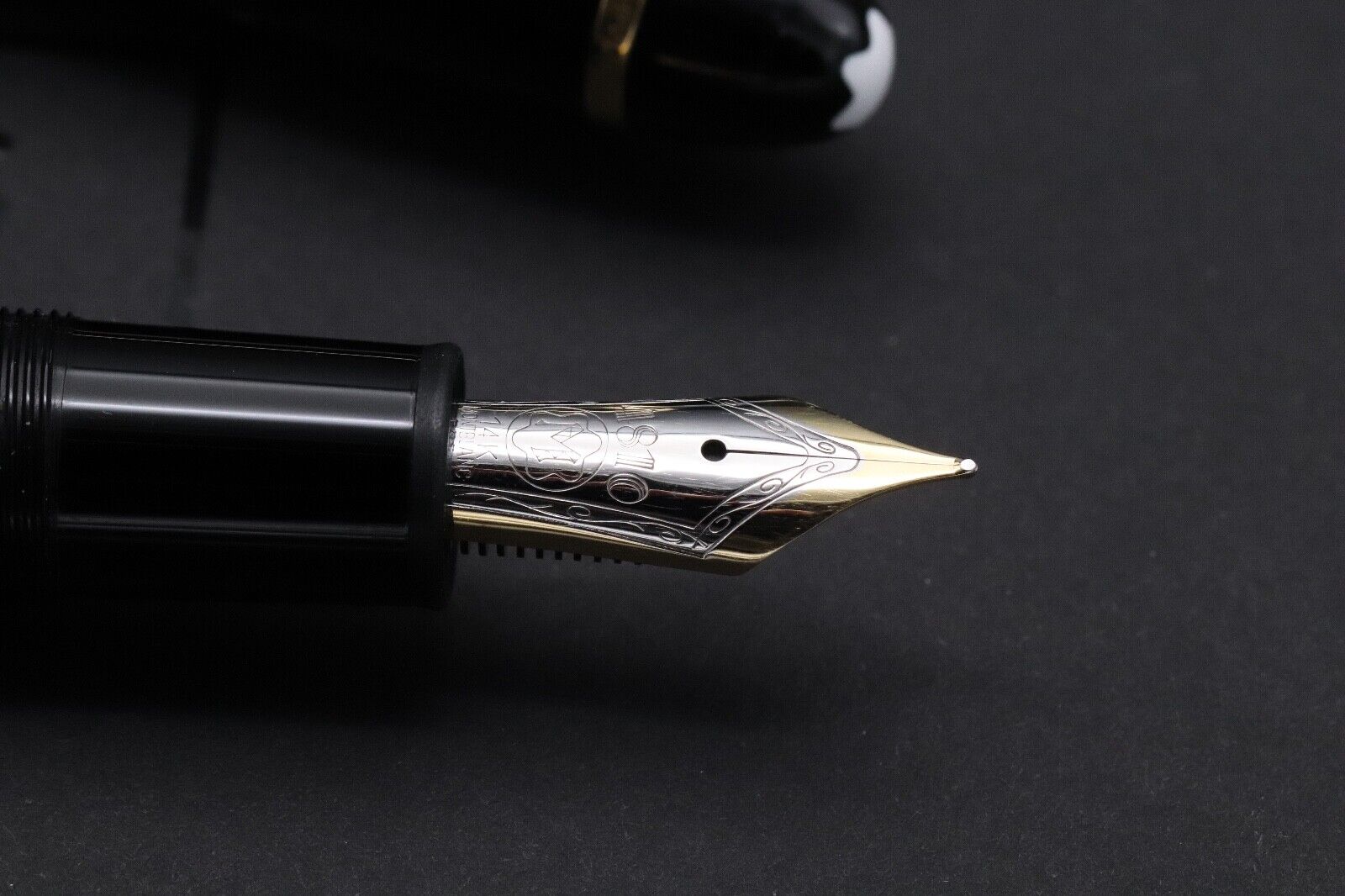 Montblanc Meisterstuck 146 LeGrand Gold-Coated Fountain Pen image 2