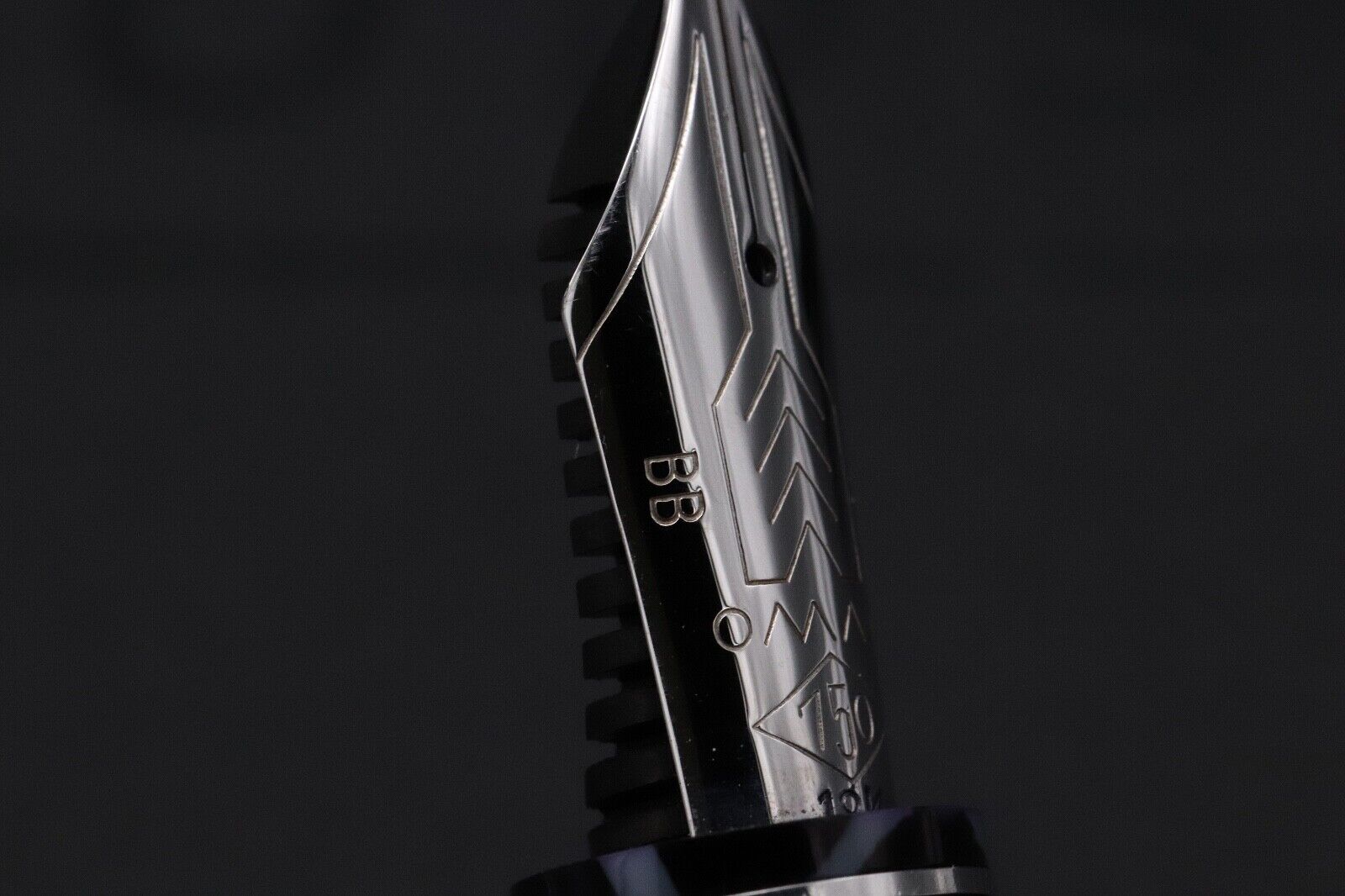 Omas Ogiva Wild Celluloid Limited Edition 30 Fountain Pen - BB Nib image 4