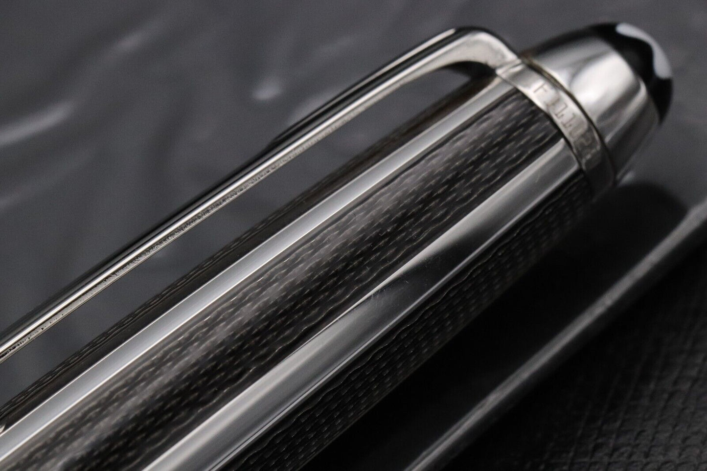 Montblanc Meisterstuck 163 Classique Silve Fibre Guilloche Rollerball Pen image 5